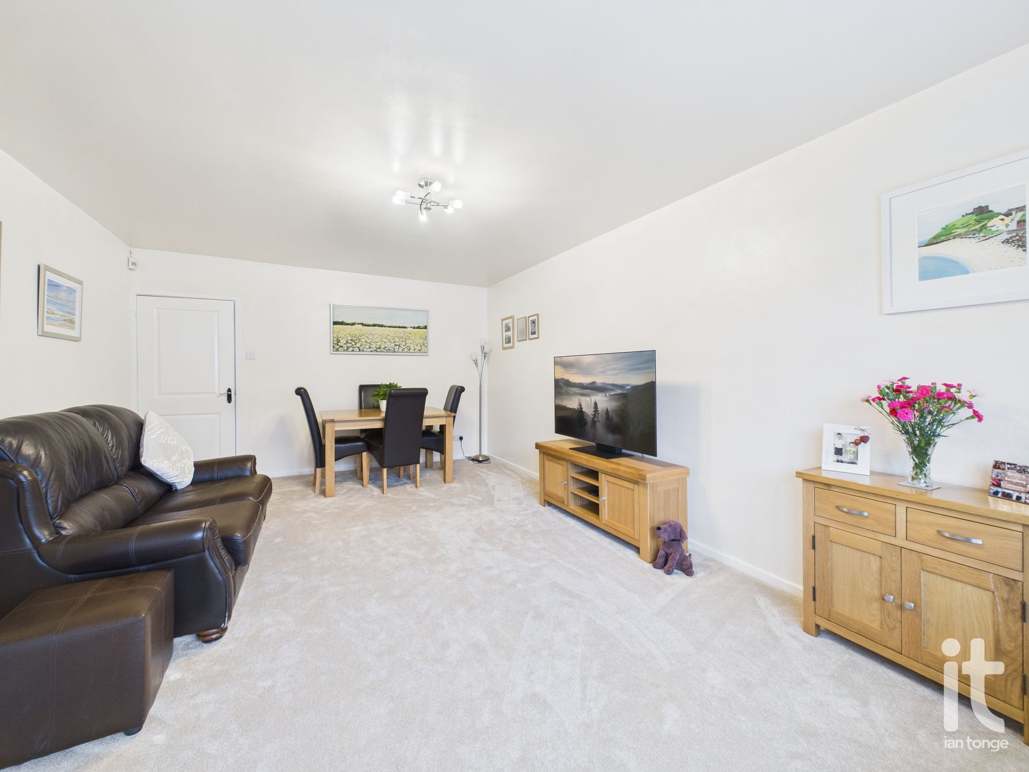 2 bedroom semi-detached bungalow Under Offer in Stockport - Photograph 2.