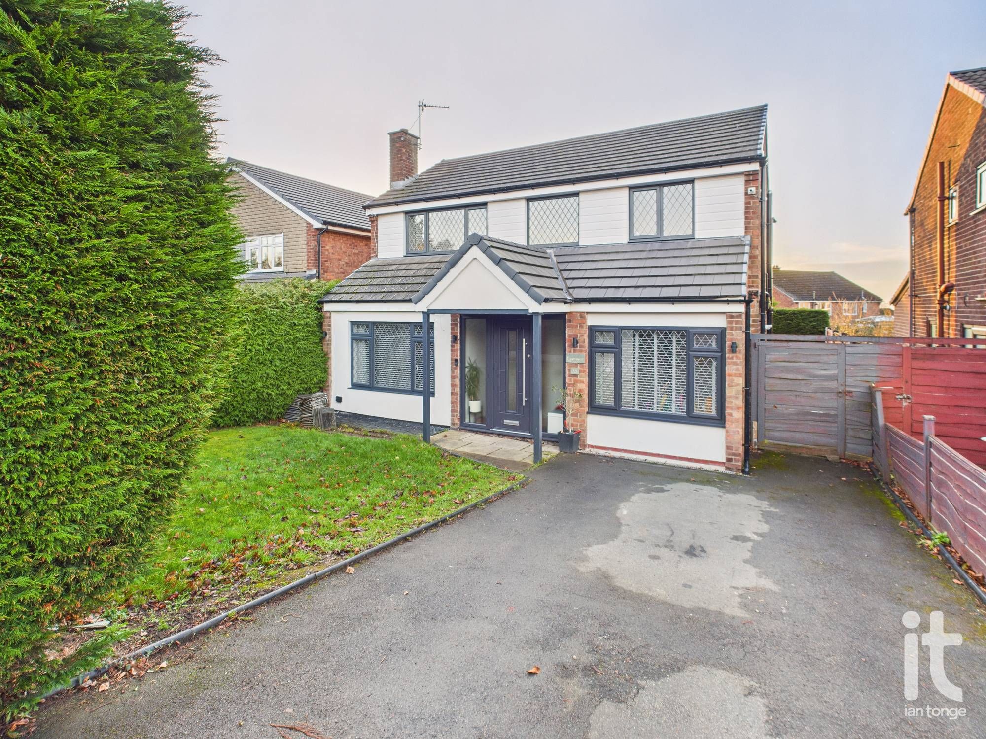 3 bedroom detached house Under Offer in Stockport - Photograph 1.