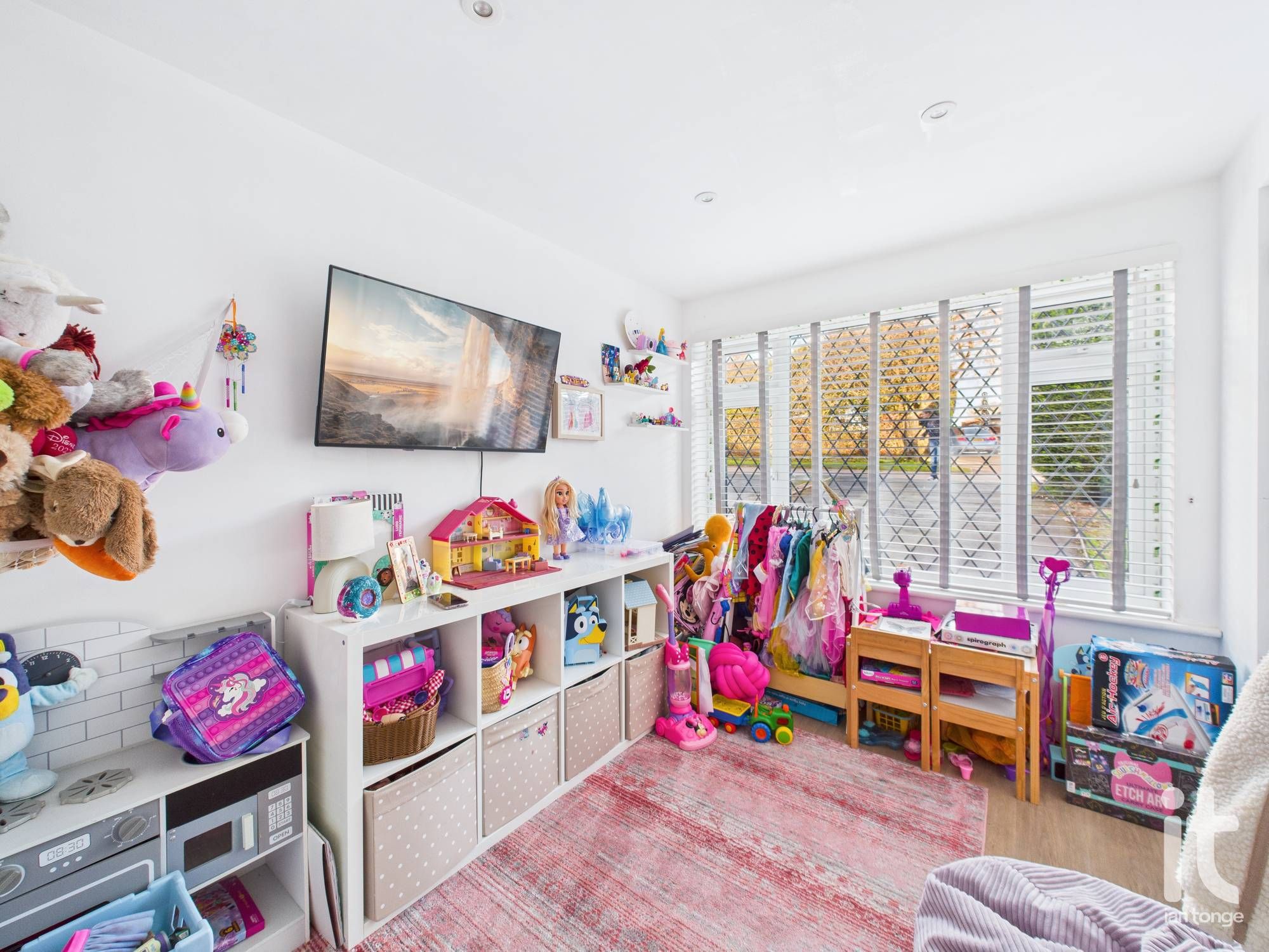 3 bedroom detached house Under Offer in Stockport - Photograph 11.