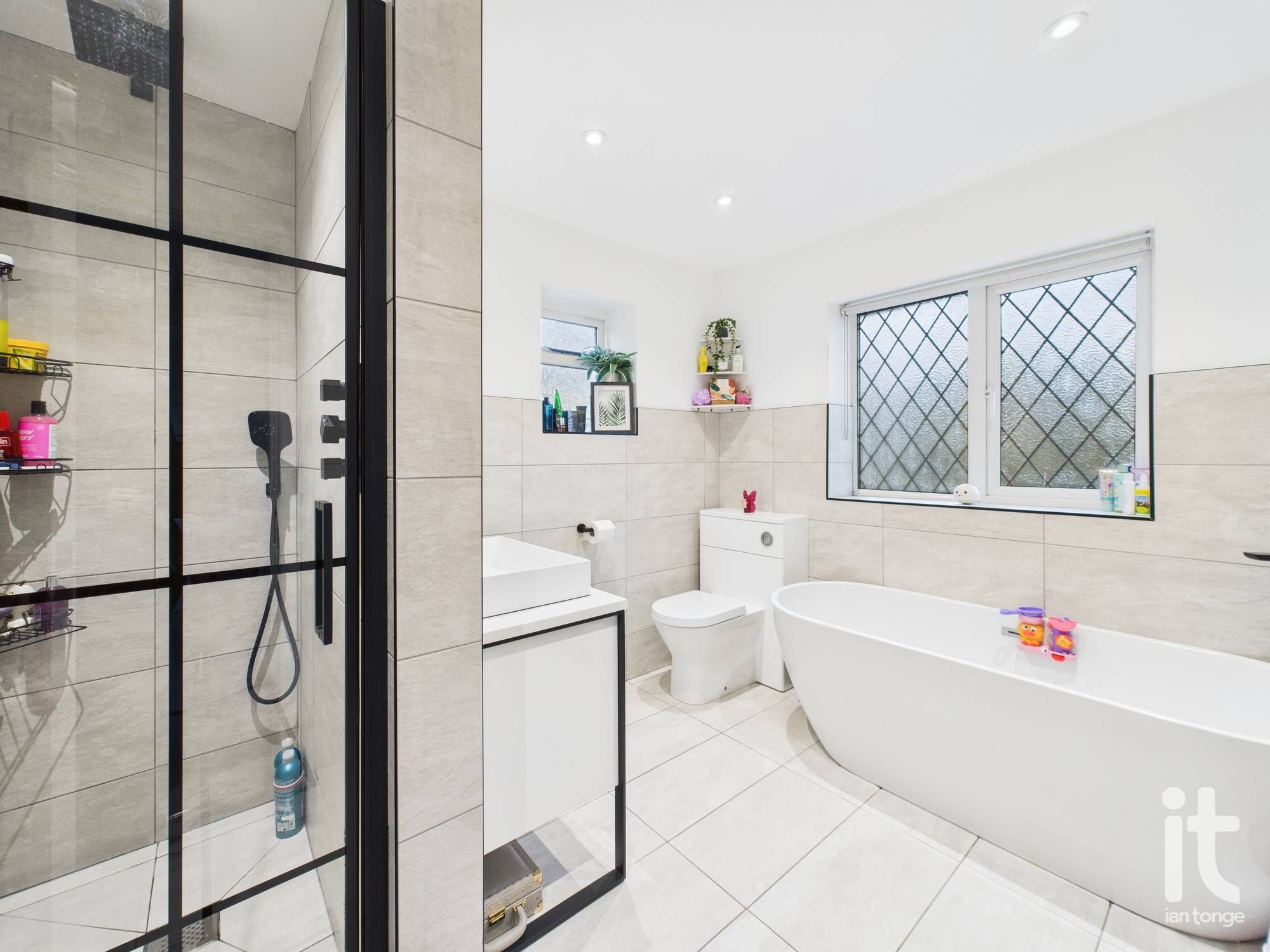 3 bedroom detached house Under Offer in Stockport - Photograph 15.
