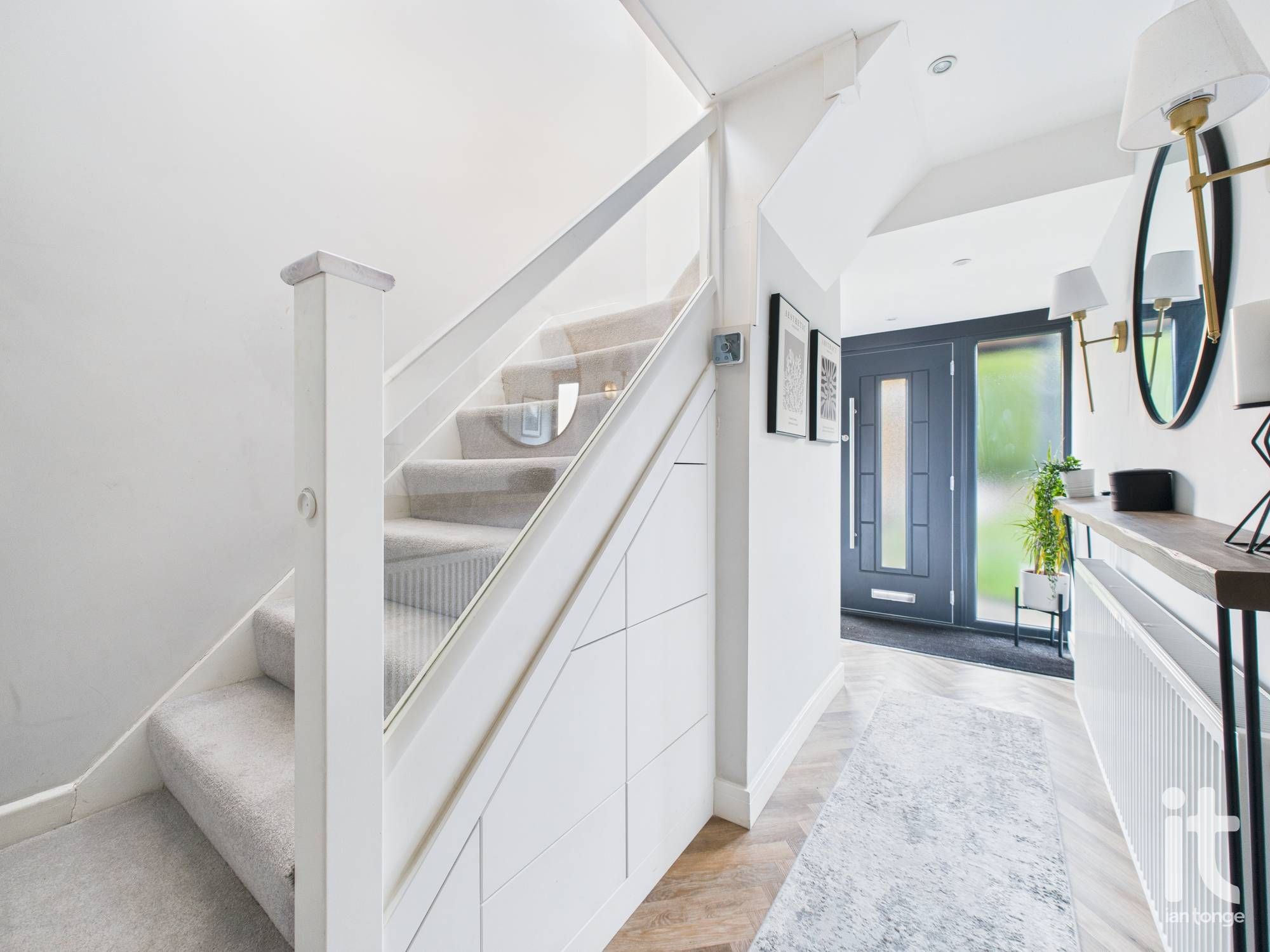 3 bedroom detached house Under Offer in Stockport - Photograph 3.