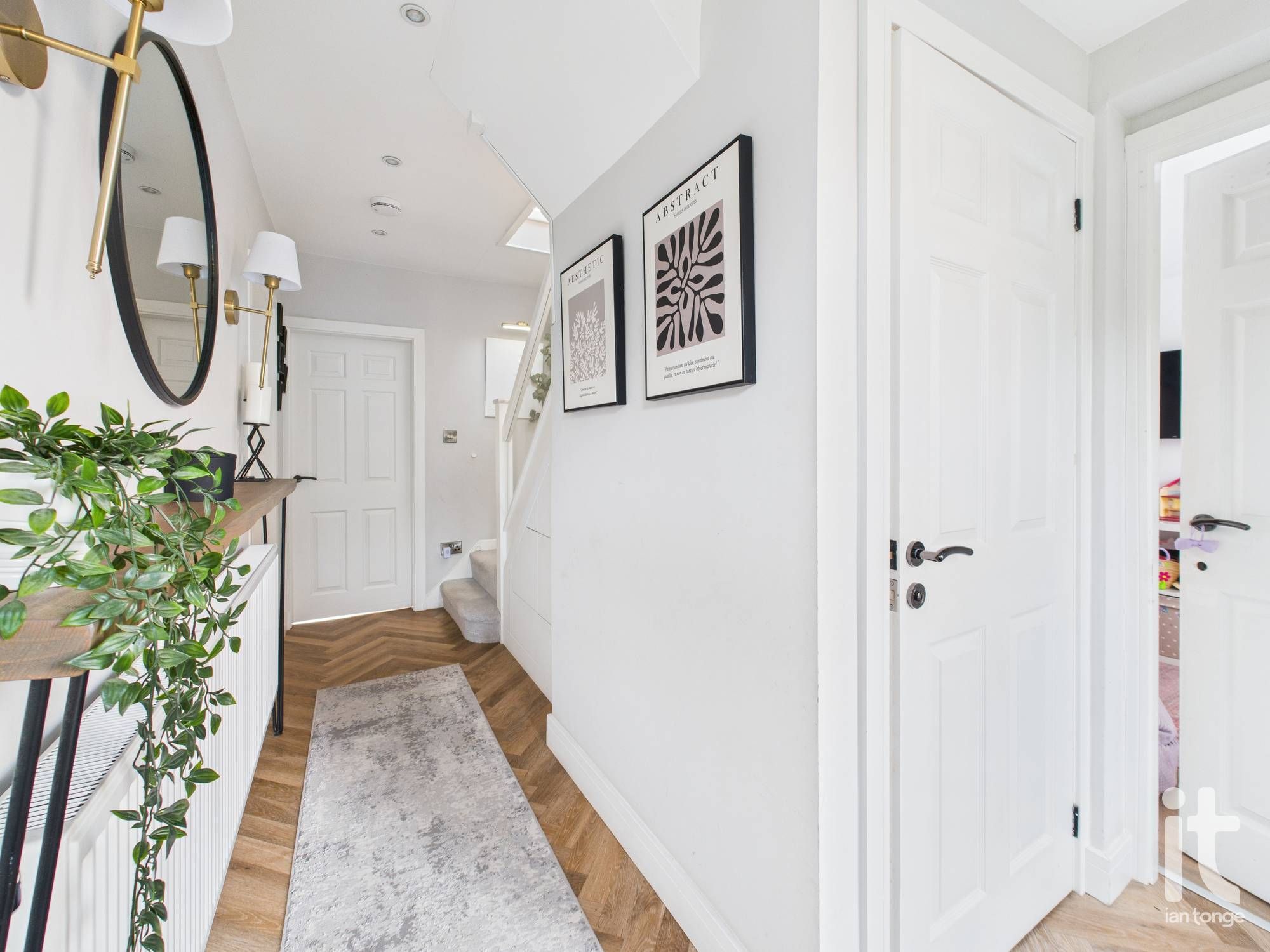 3 bedroom detached house Under Offer in Stockport - Photograph 4.