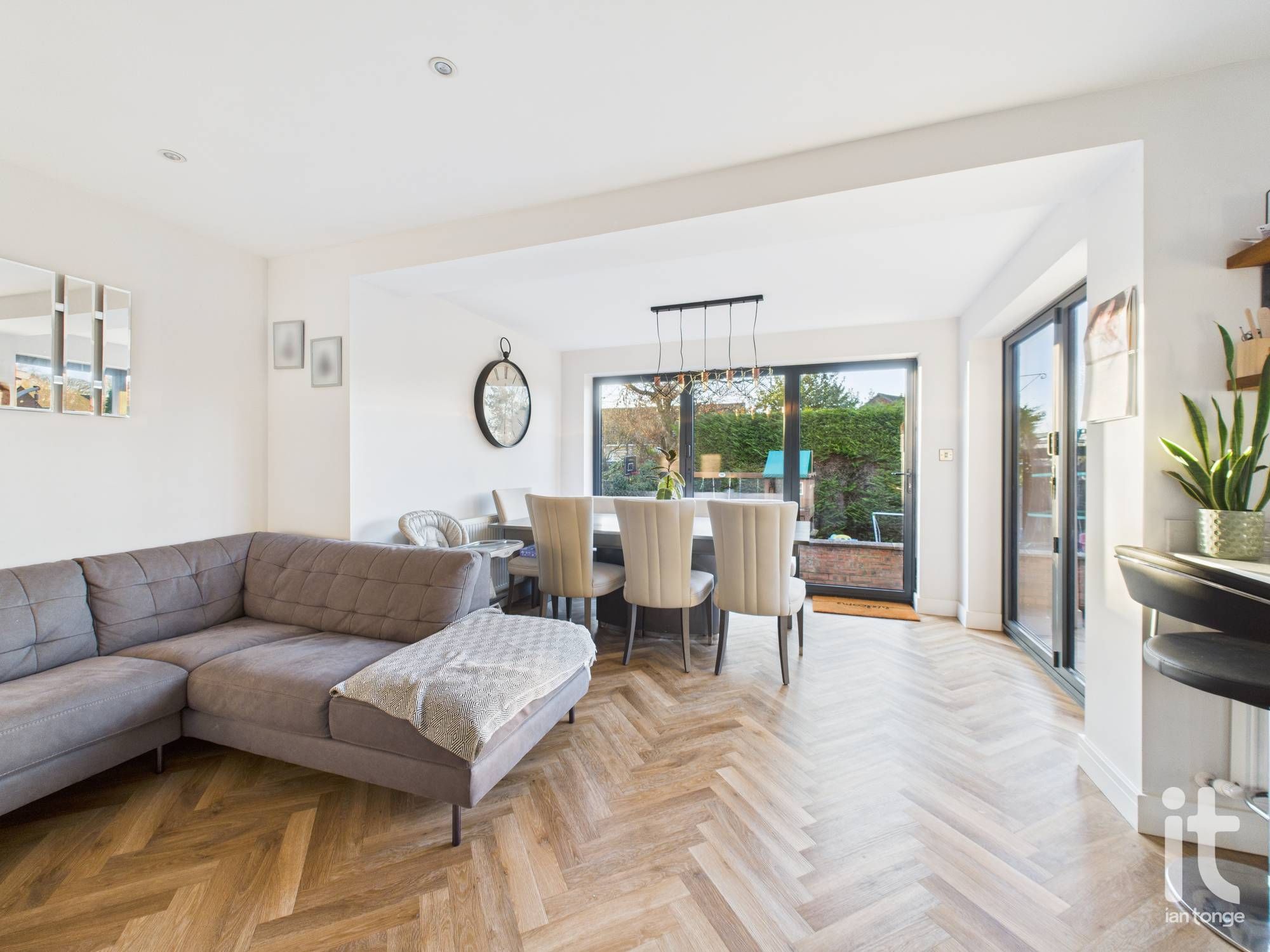 3 bedroom detached house Under Offer in Stockport - Photograph 7.