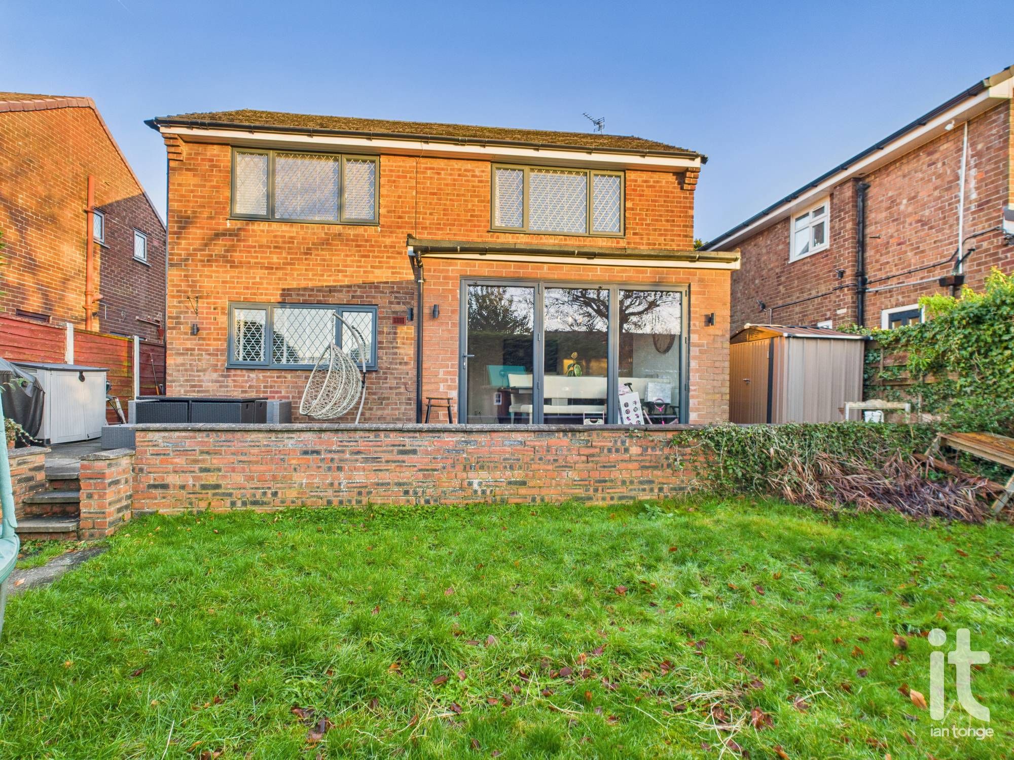 3 bedroom detached house Under Offer in Stockport - Photograph 19.