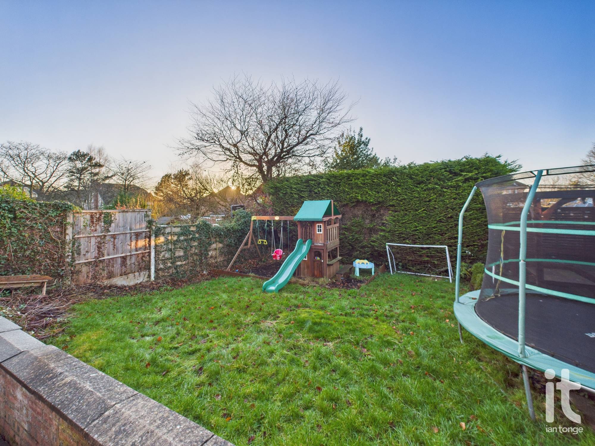3 bedroom detached house Under Offer in Stockport - Photograph 17.