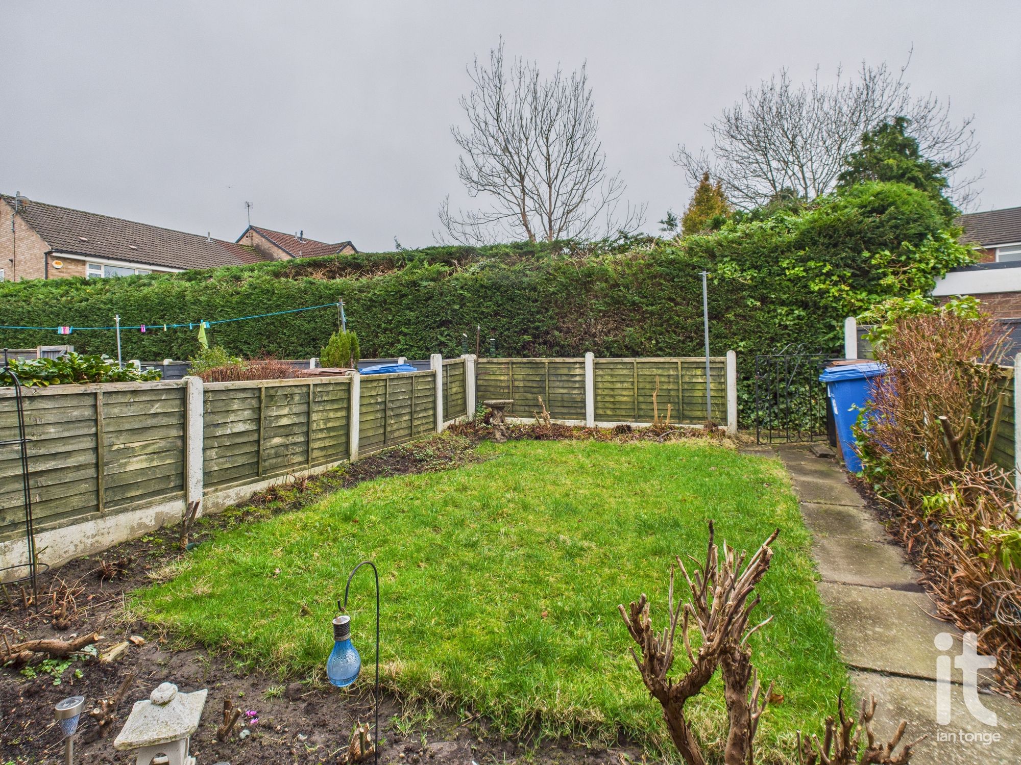 3 bedroom mid terraced house SSTC in Stockport - Photograph 3.