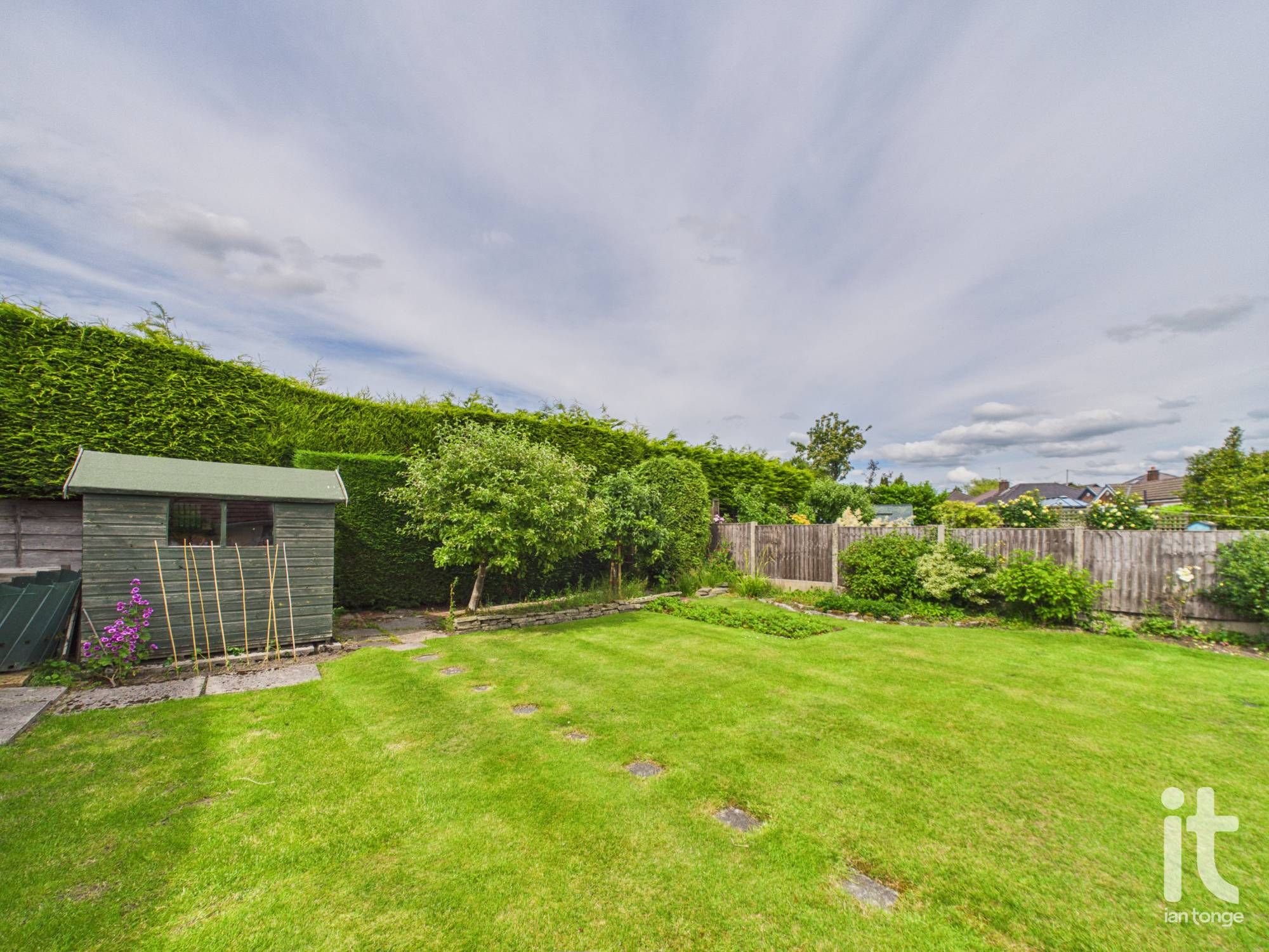 4 bedroom detached bungalow For Sale in Stockport - Photograph 19.