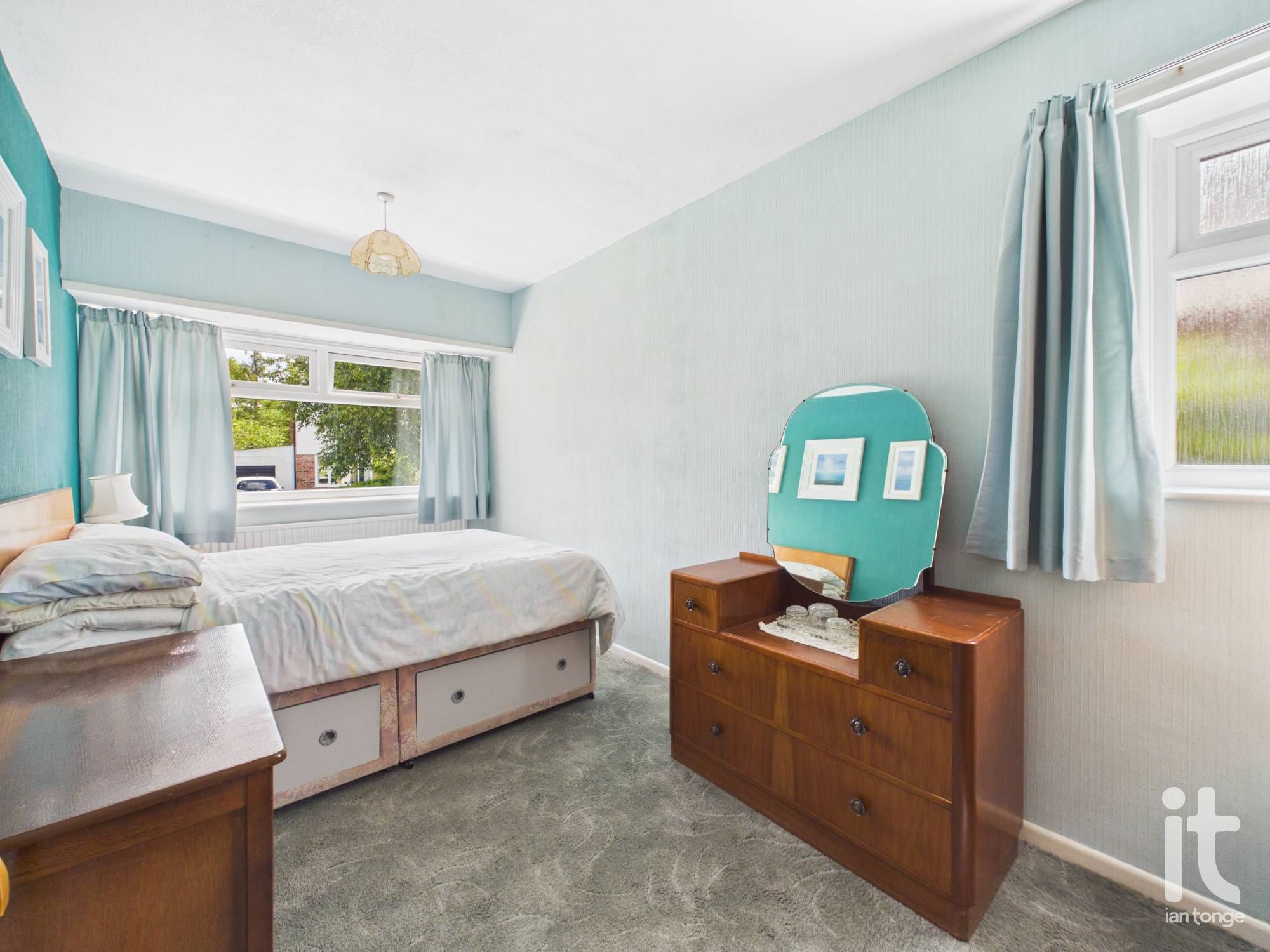4 bedroom detached bungalow For Sale in Stockport - Photograph 11.