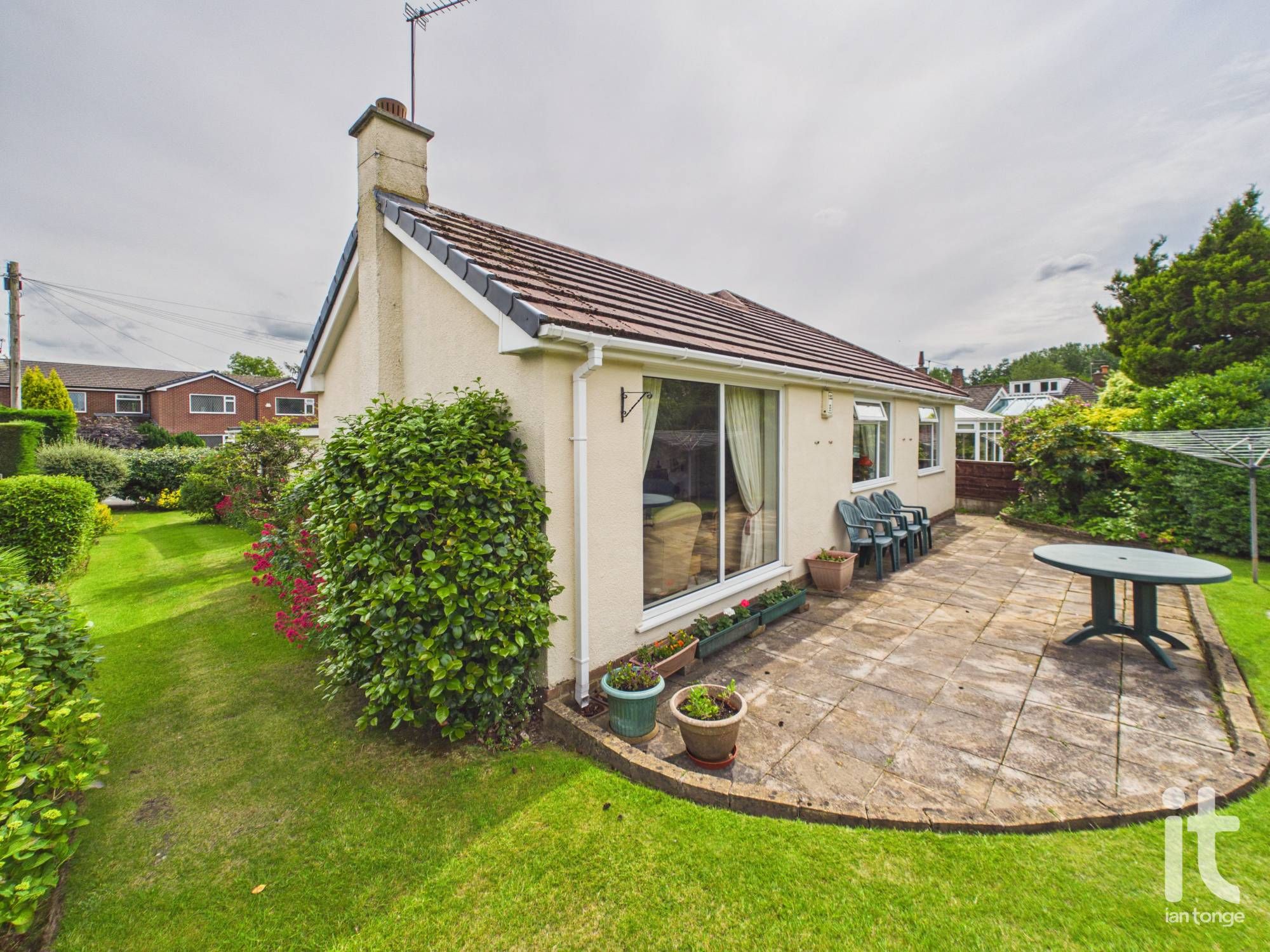 4 bedroom detached bungalow For Sale in Stockport - Photograph 17.
