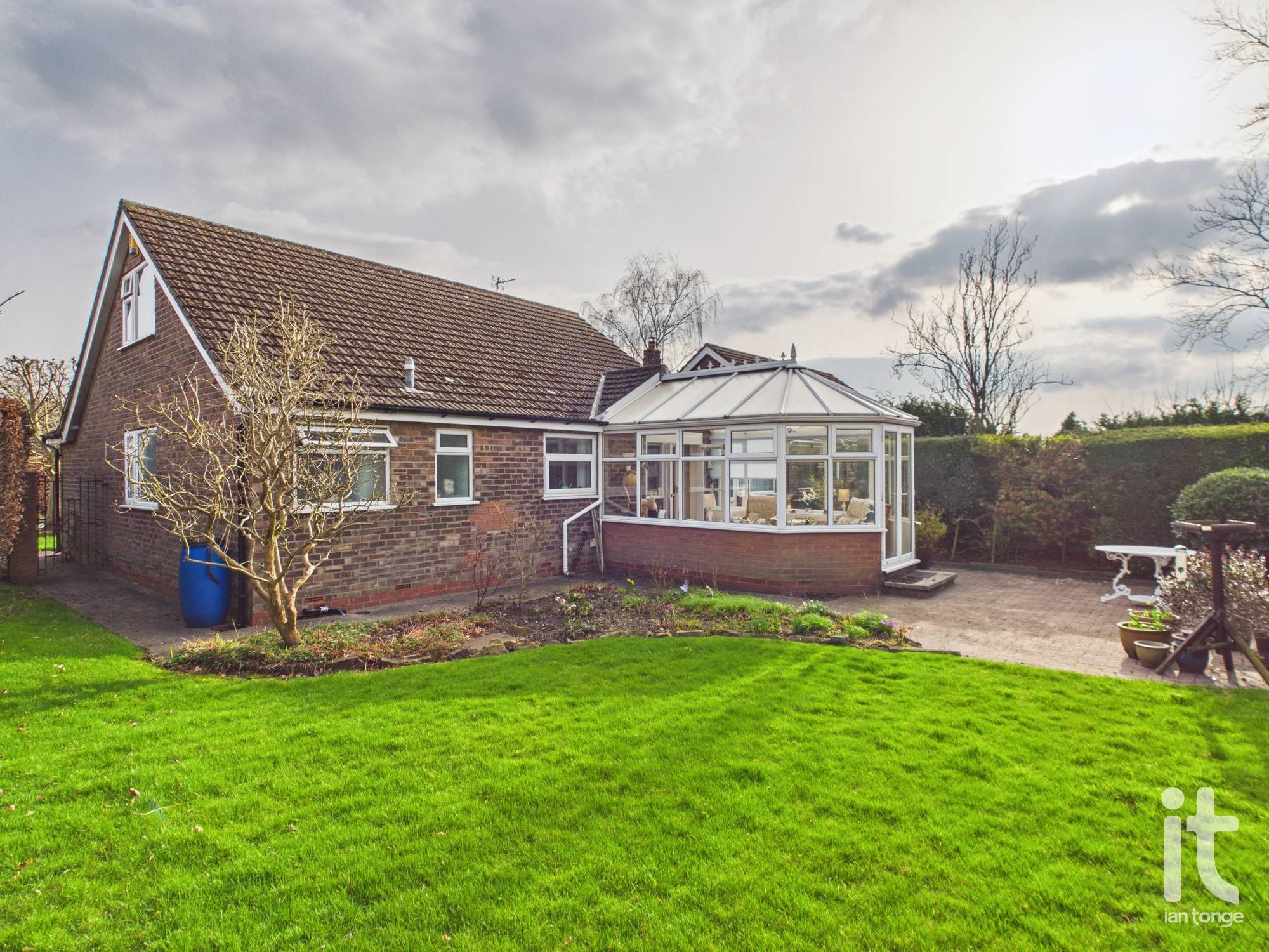 4 bedroom detached bungalow Under Offer in Stockport - Photograph 19.