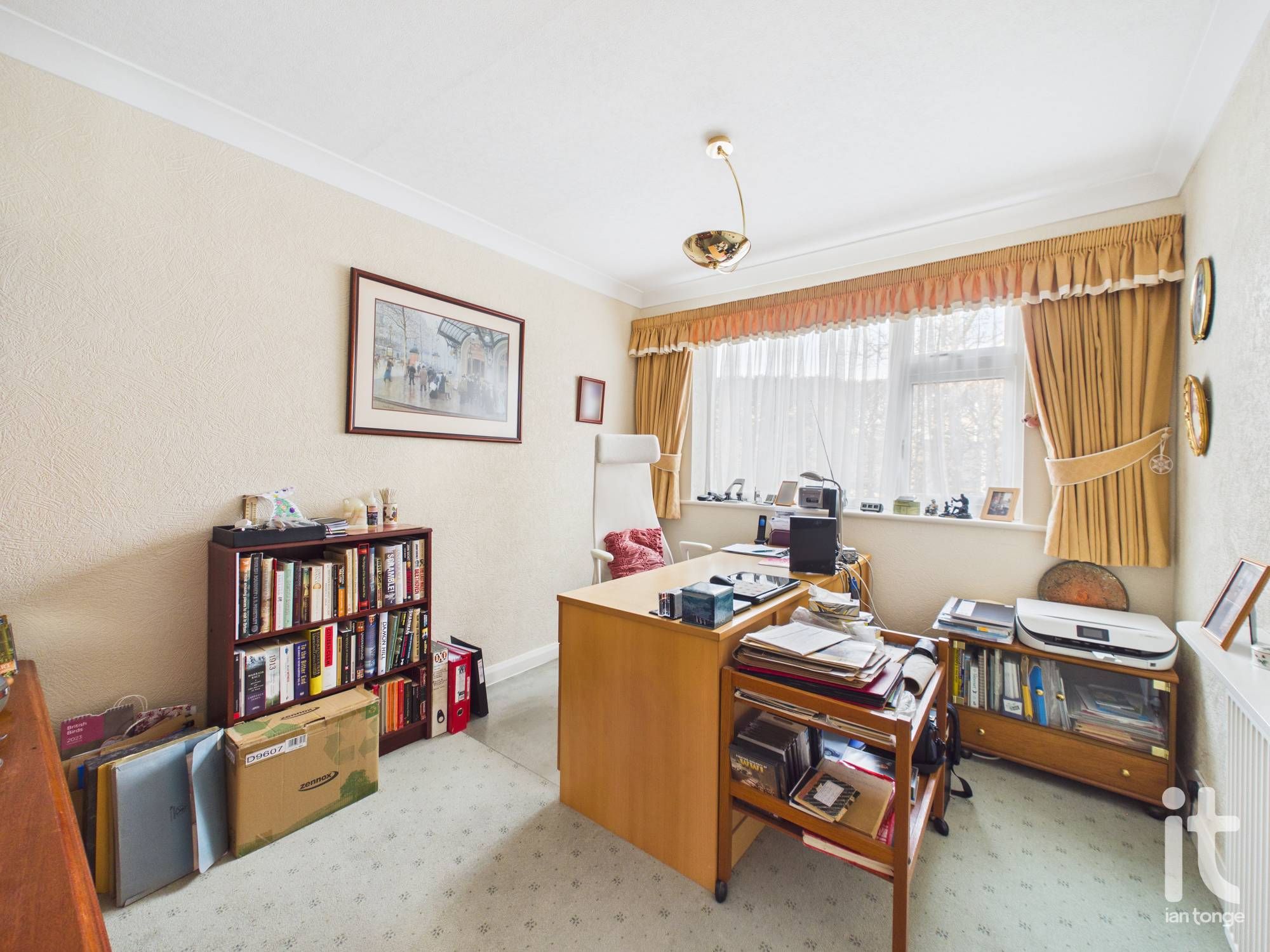 4 bedroom detached bungalow Under Offer in Stockport - Photograph 12.