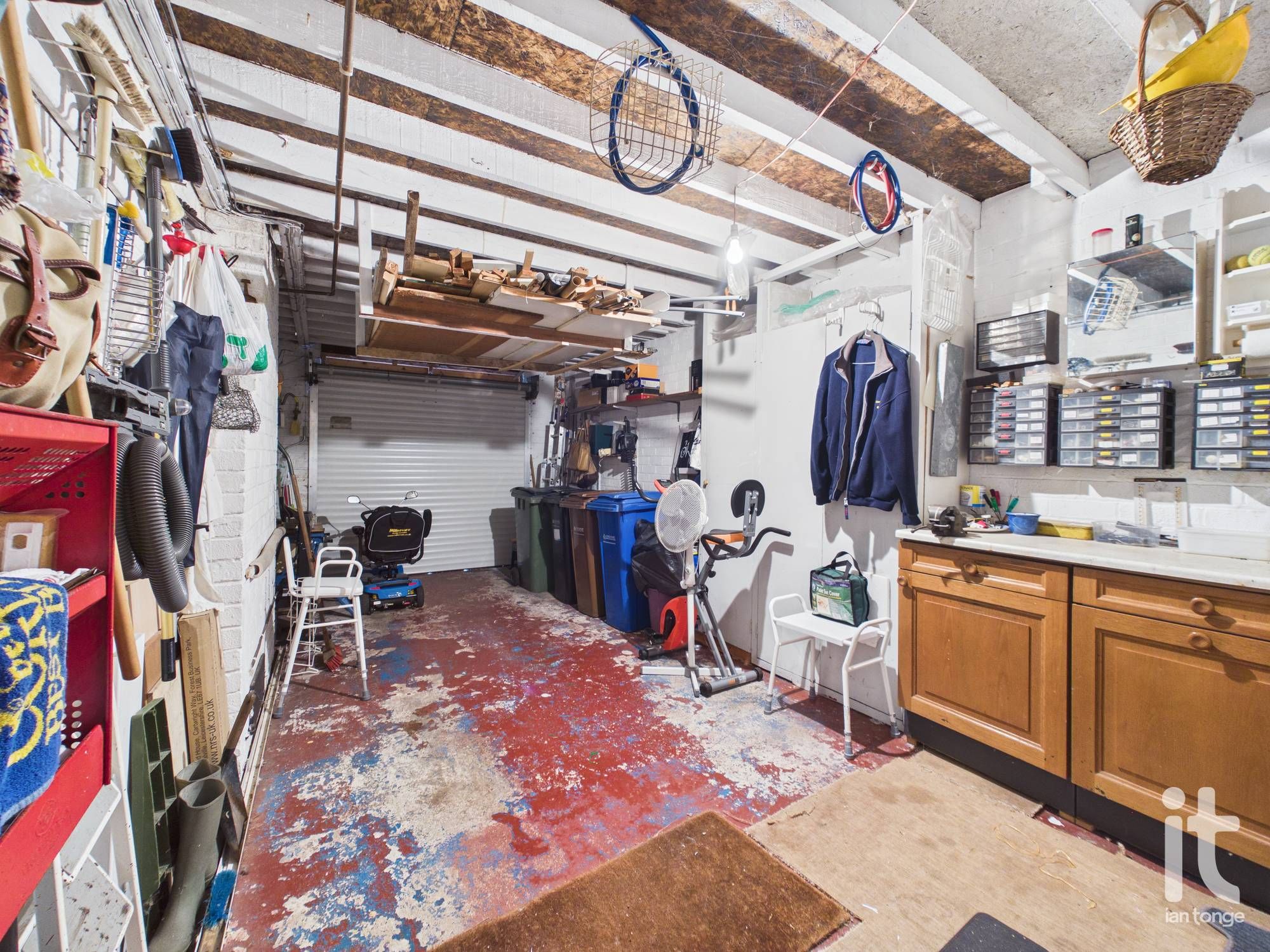 4 bedroom detached bungalow Under Offer in Stockport - Photograph 22.