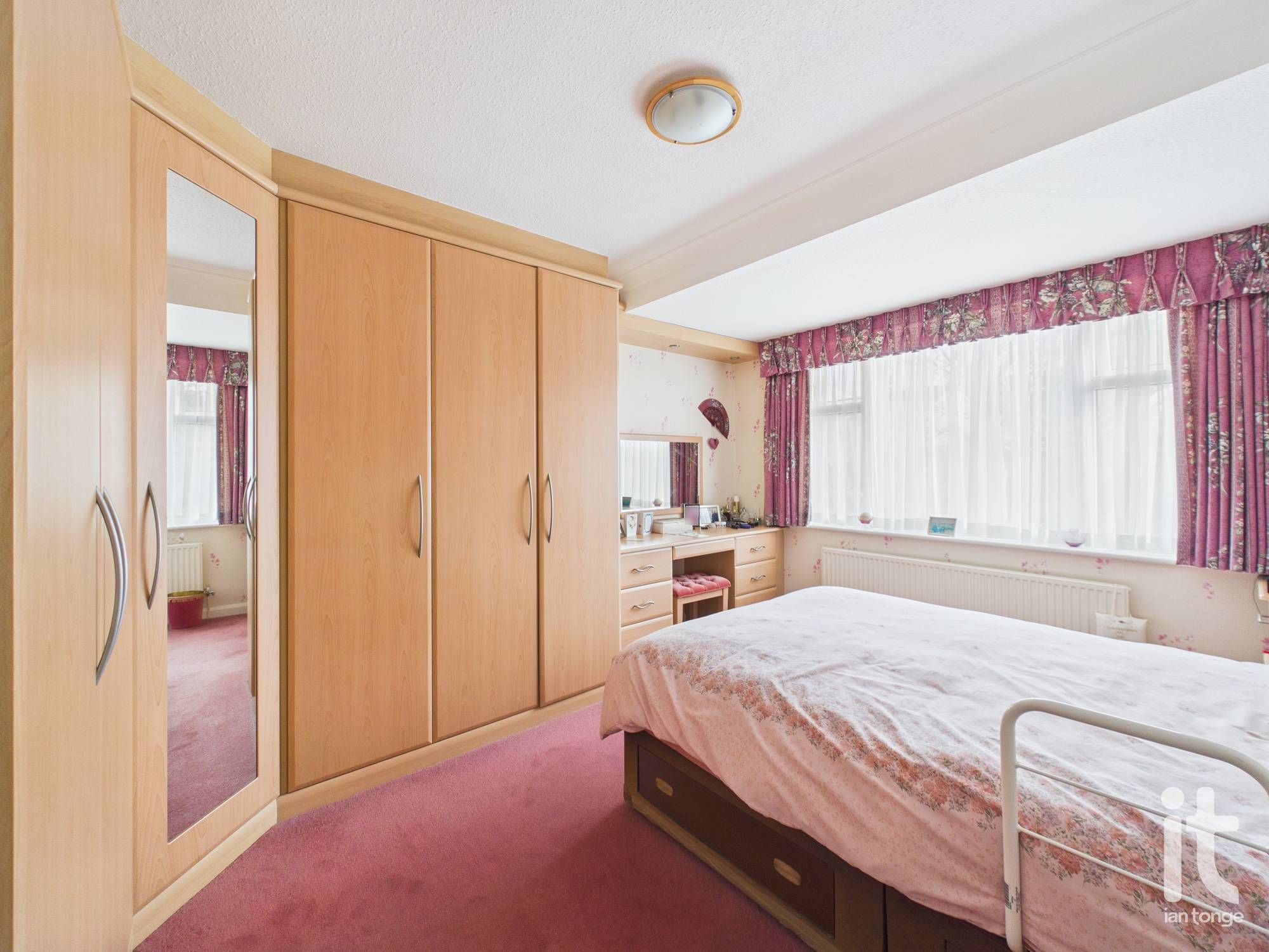 4 bedroom detached bungalow Under Offer in Stockport - Photograph 11.