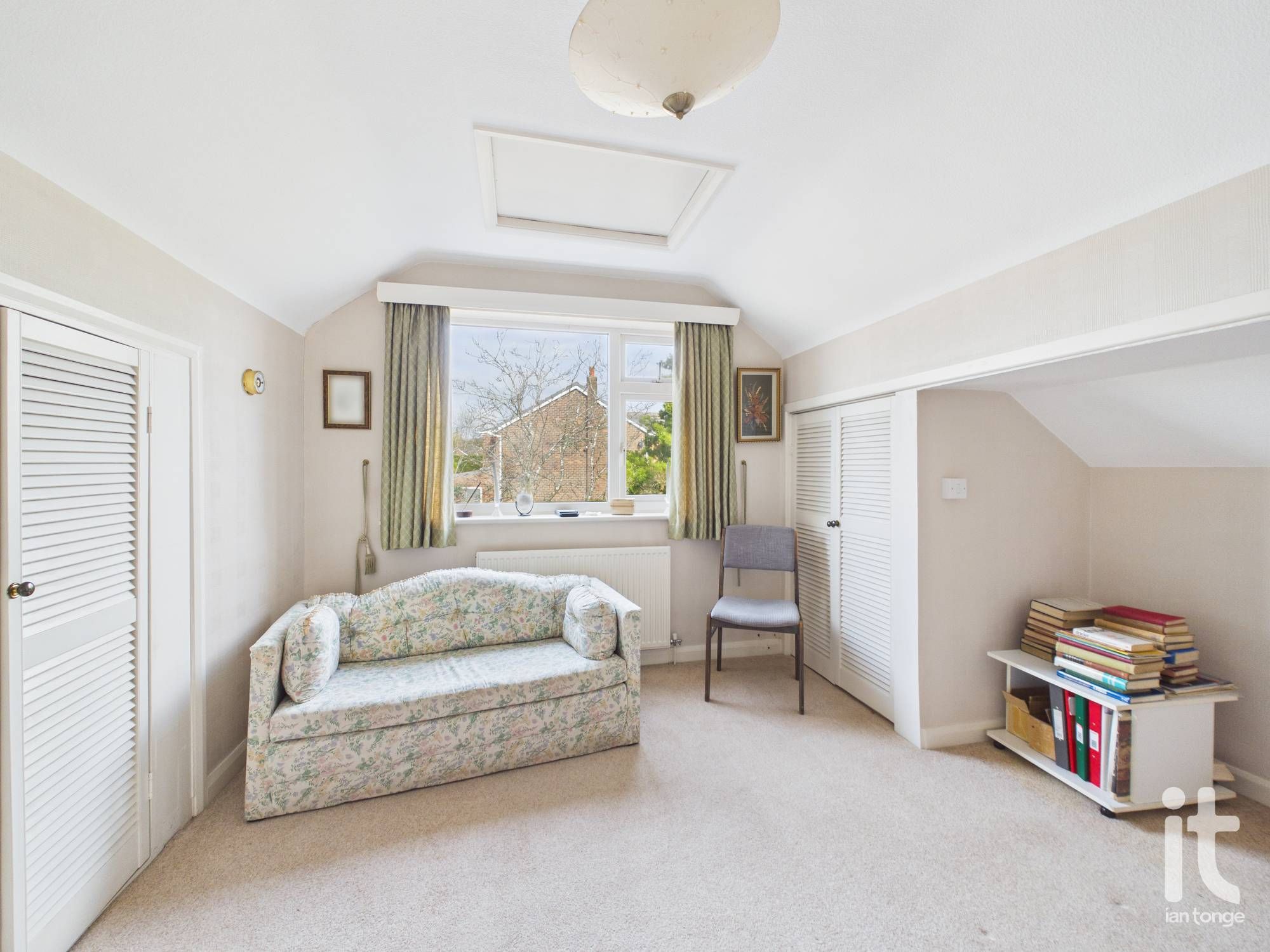 4 bedroom detached bungalow Under Offer in Stockport - Photograph 17.