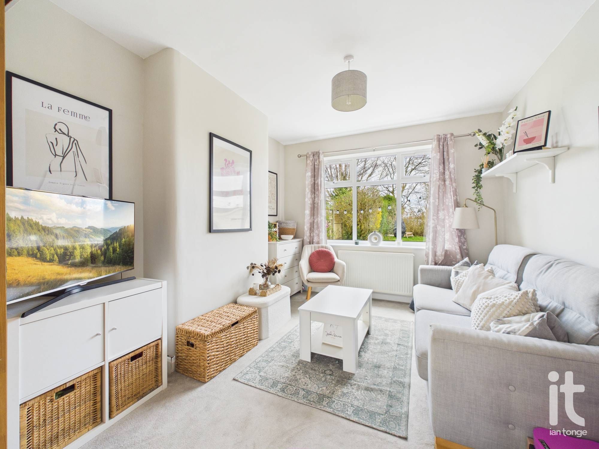 3 bedroom semi-detached house For Sale in Stockport - Photograph 2.