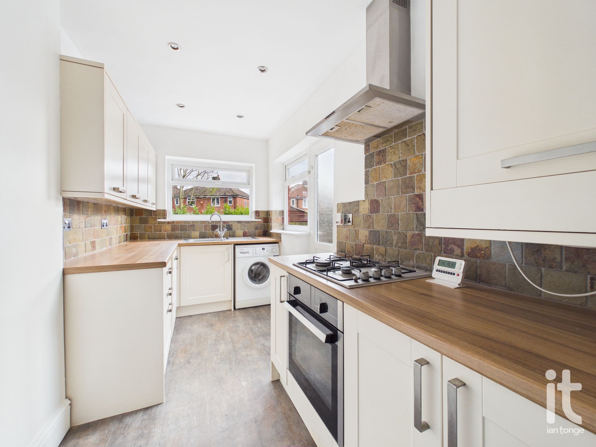 2 bedroom mid terraced house Under Offer in Stockport - Photograph 8.