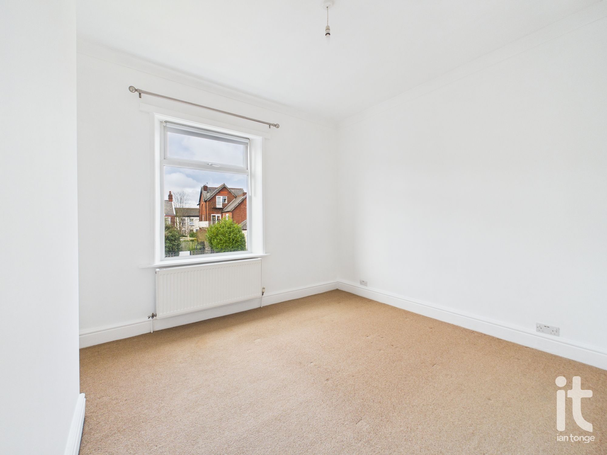 2 bedroom mid terraced house Under Offer in Stockport - Photograph 10.