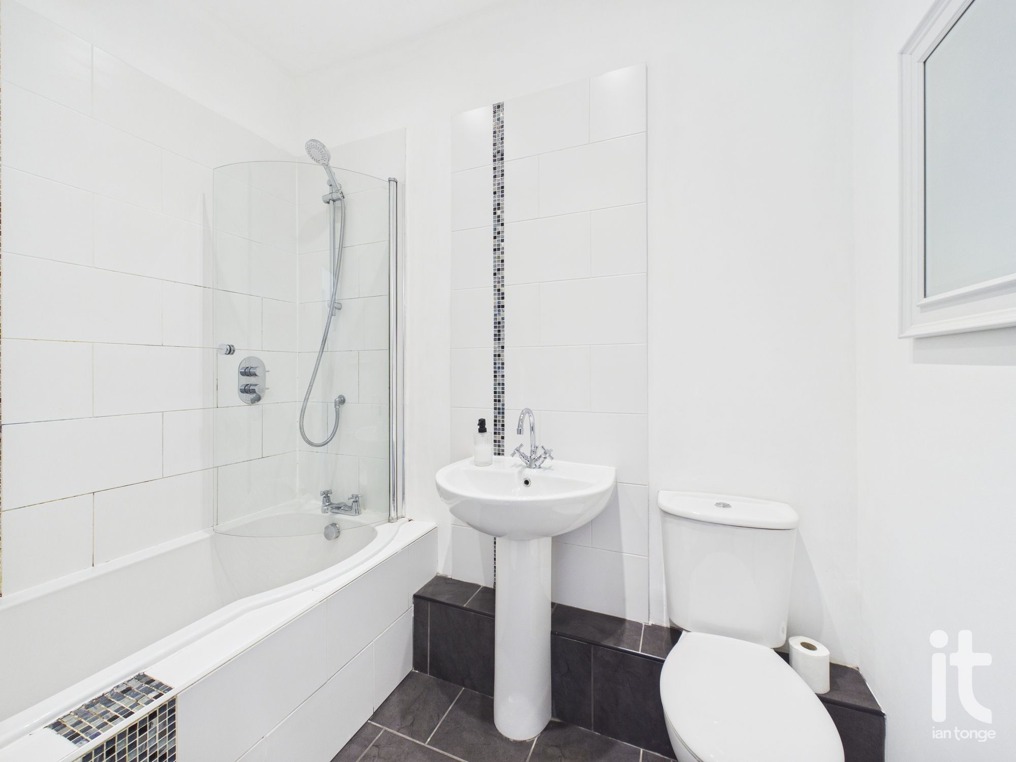 2 bedroom mid terraced house Under Offer in Stockport - Photograph 4.
