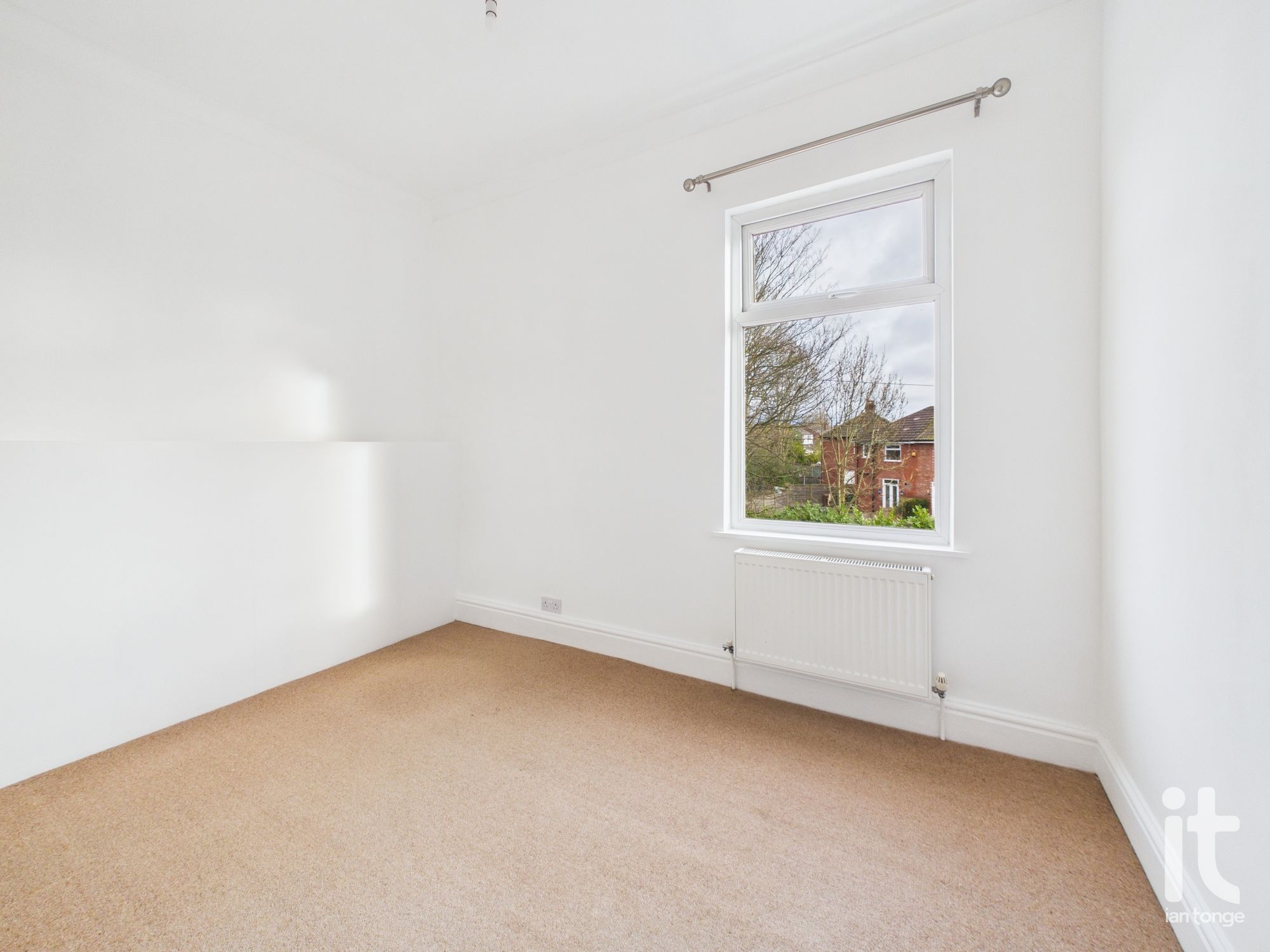 2 bedroom mid terraced house Under Offer in Stockport - Photograph 9.