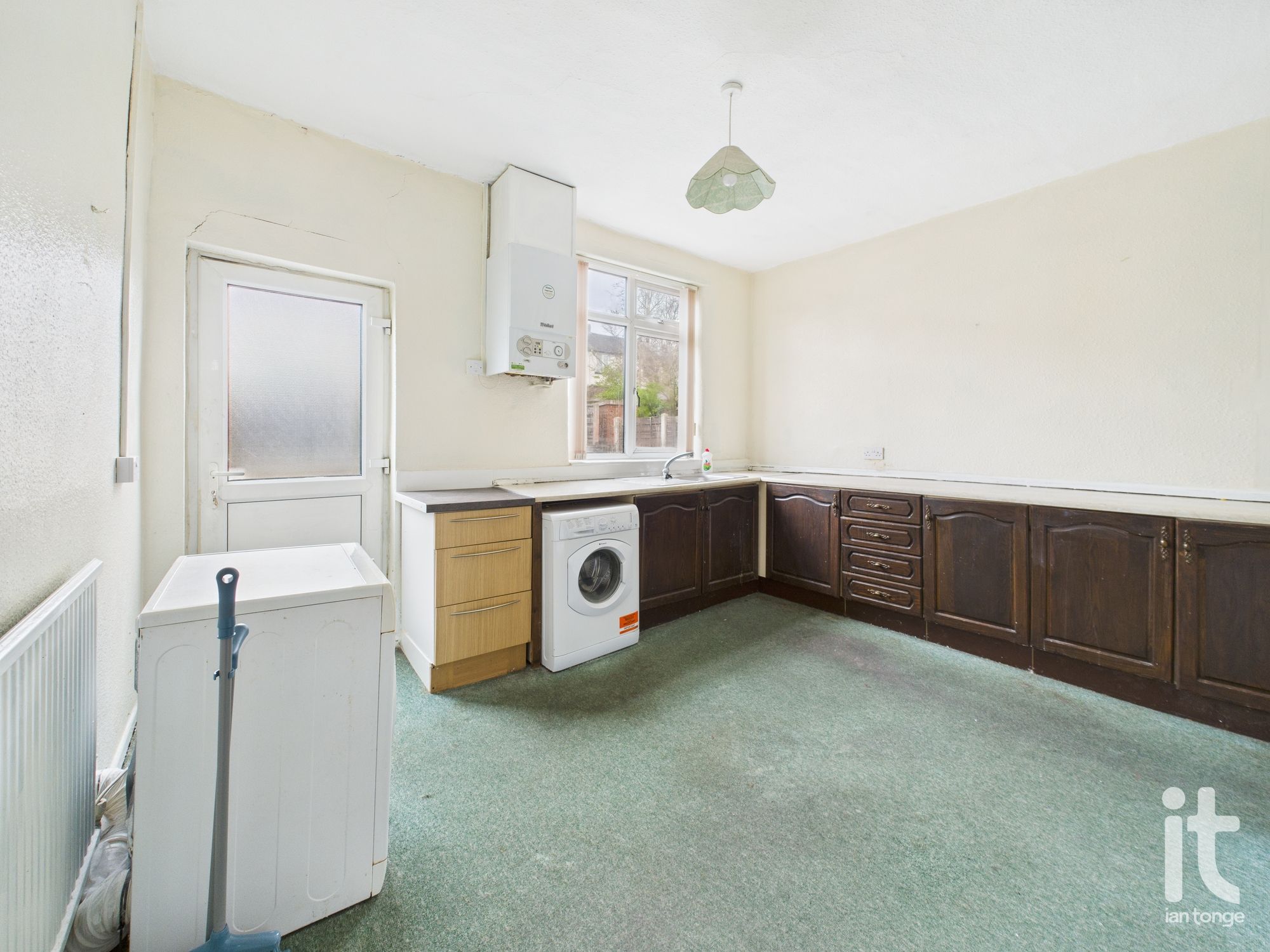 2 bedroom mid terraced house Under Offer in Stockport - Photograph 8.