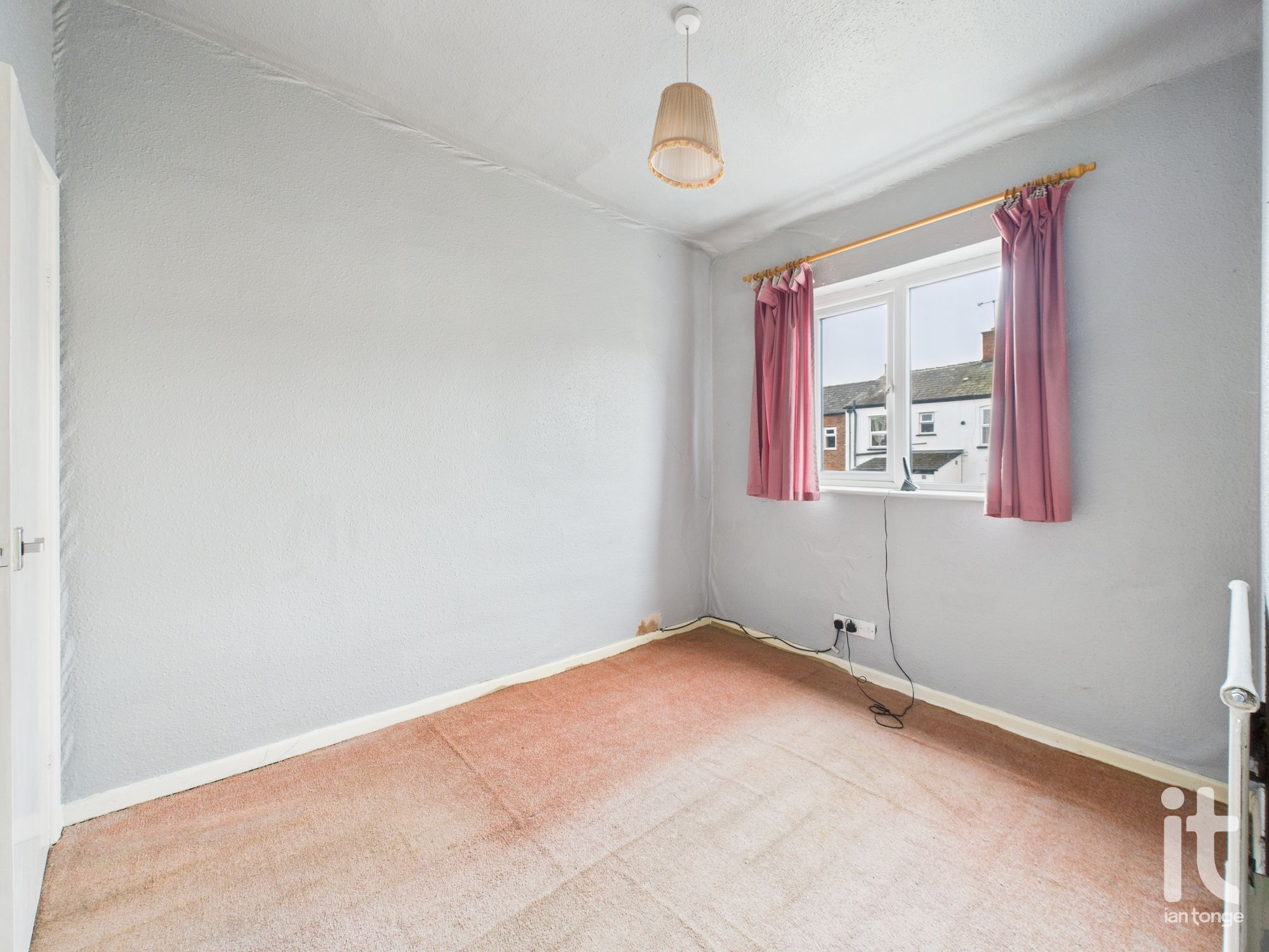 2 bedroom mid terraced house Under Offer in Stockport - Photograph 16.