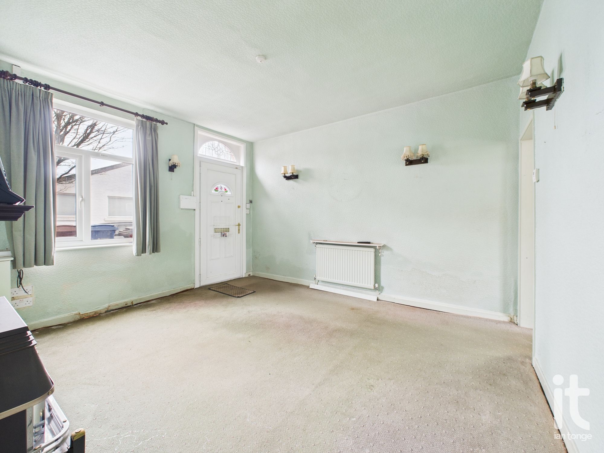 2 bedroom mid terraced house Under Offer in Stockport - Photograph 7.