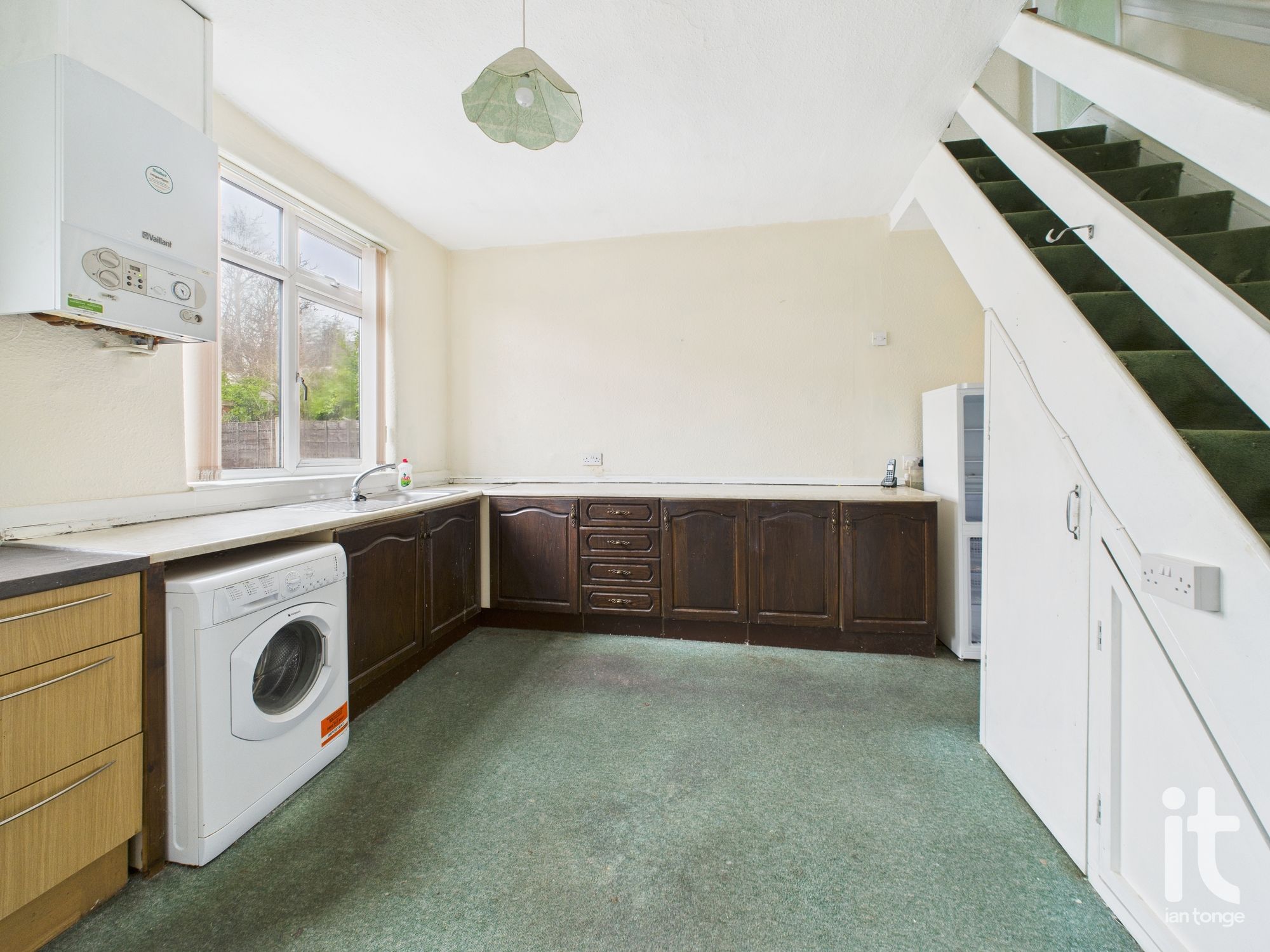2 bedroom mid terraced house Under Offer in Stockport - Photograph 3.