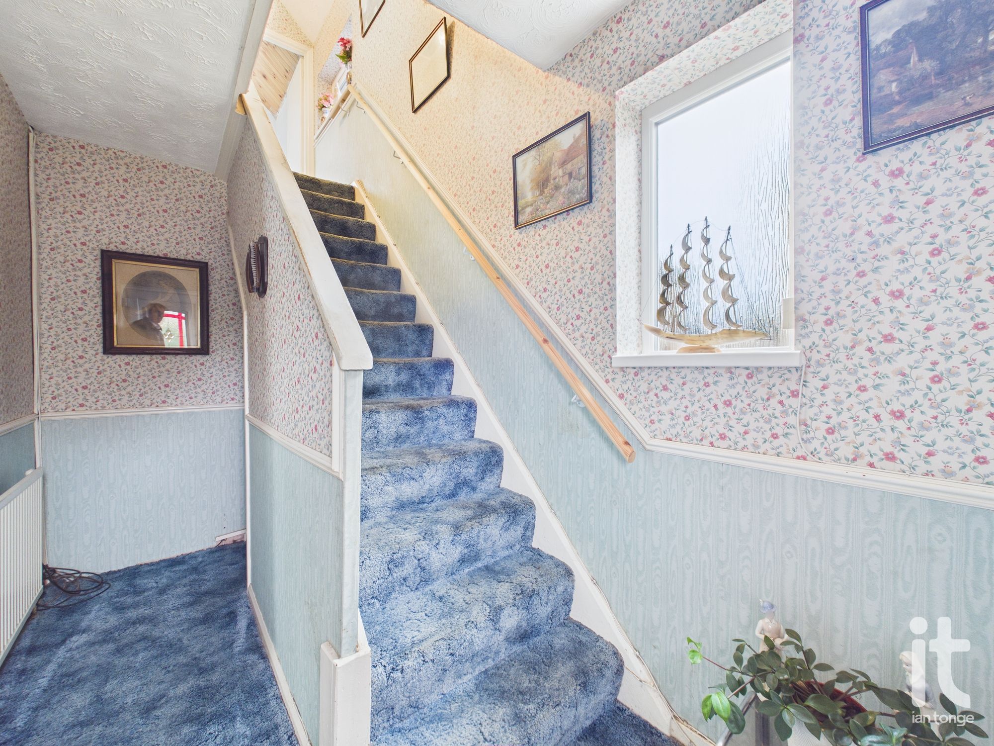 3 bedroom semi-detached house Under Offer in Stockport - Photograph 5.