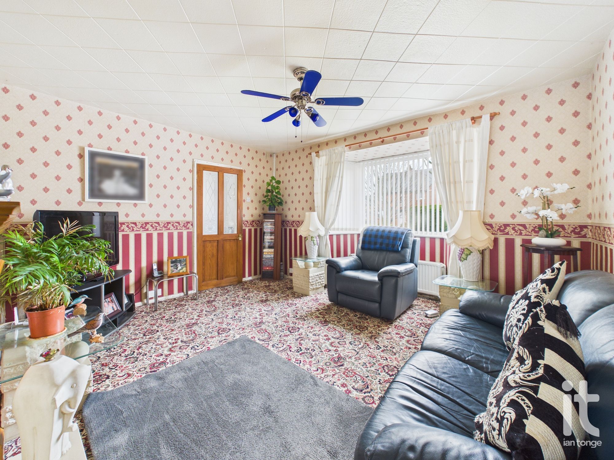 3 bedroom semi-detached house Under Offer in Stockport - Photograph 8.