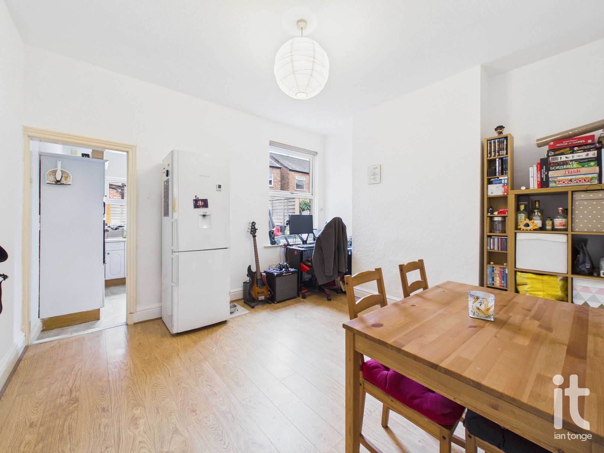 2 bedroom semi-detached house For Sale in Stockport - Photograph 2.