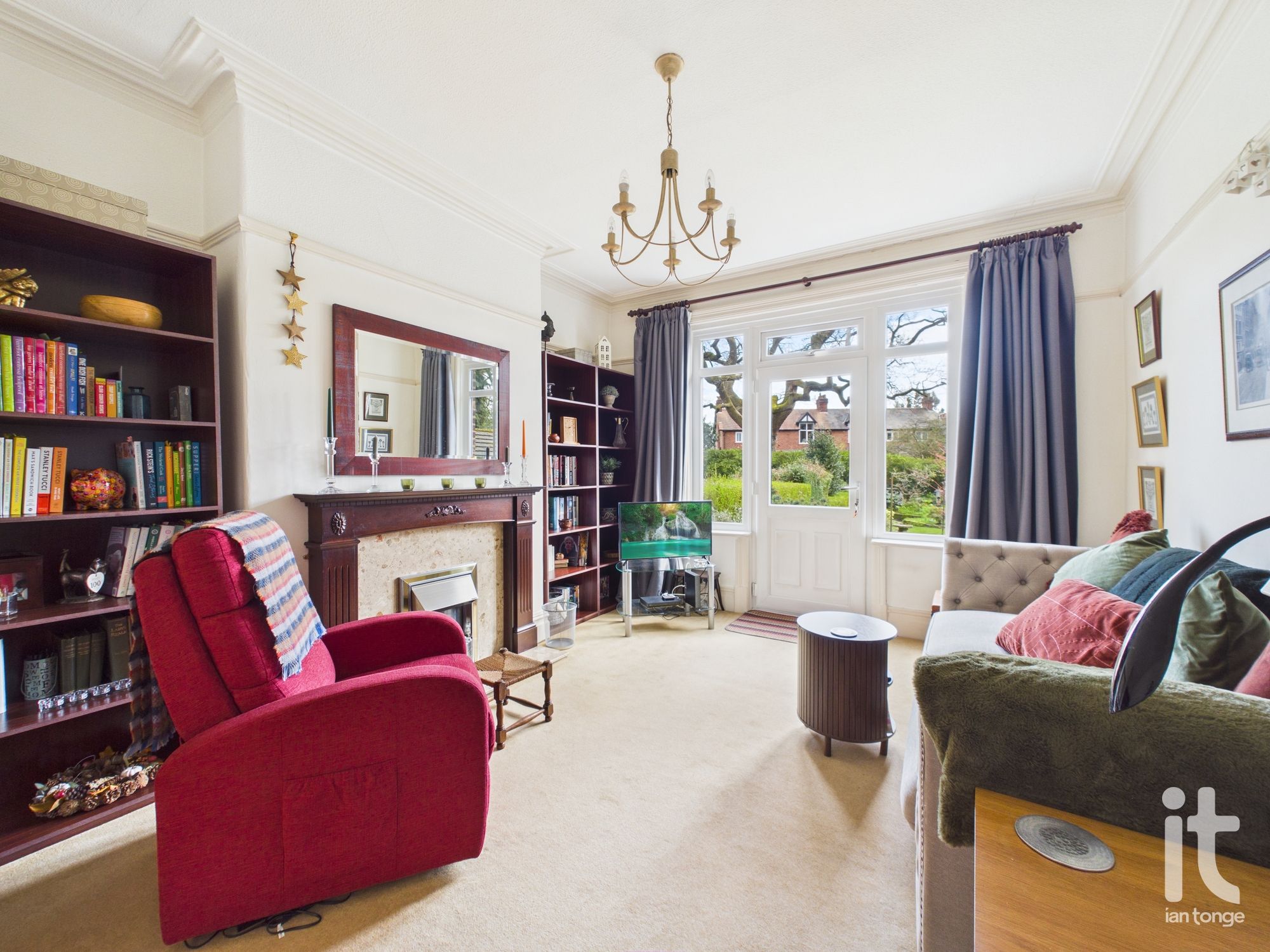 4 bedroom semi-detached house For Sale in Stockport - Photograph 2.
