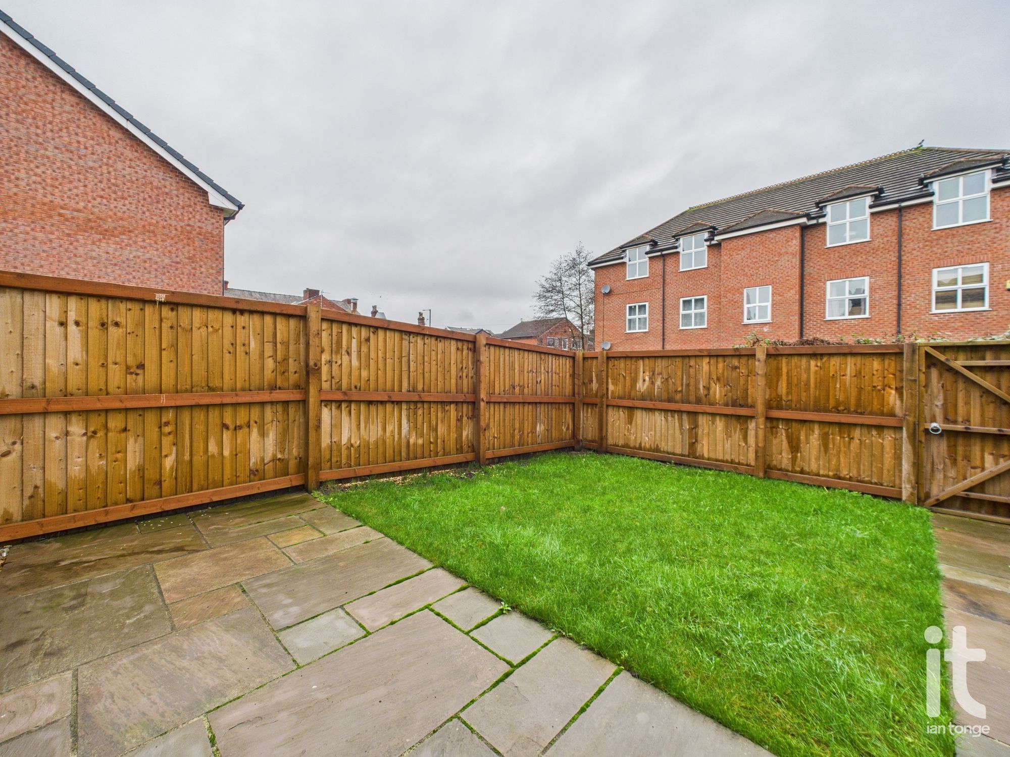 3 bedroom mews house To Let in Stockport - Photograph 26.