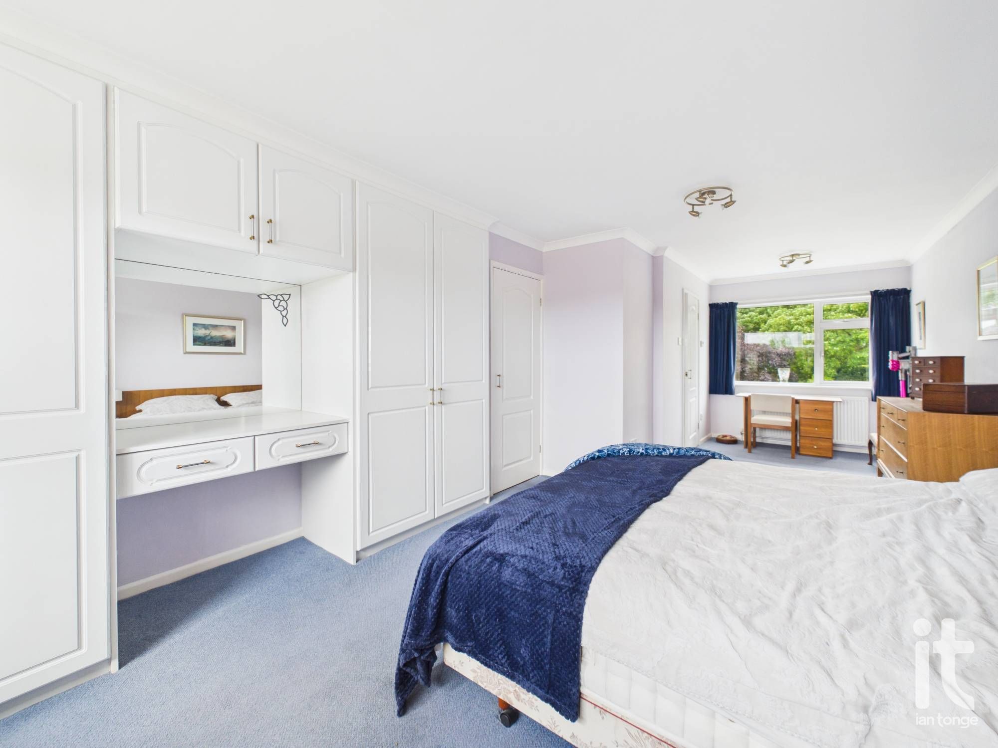 4 bedroom detached house For Sale in Stockport - Photograph 12.