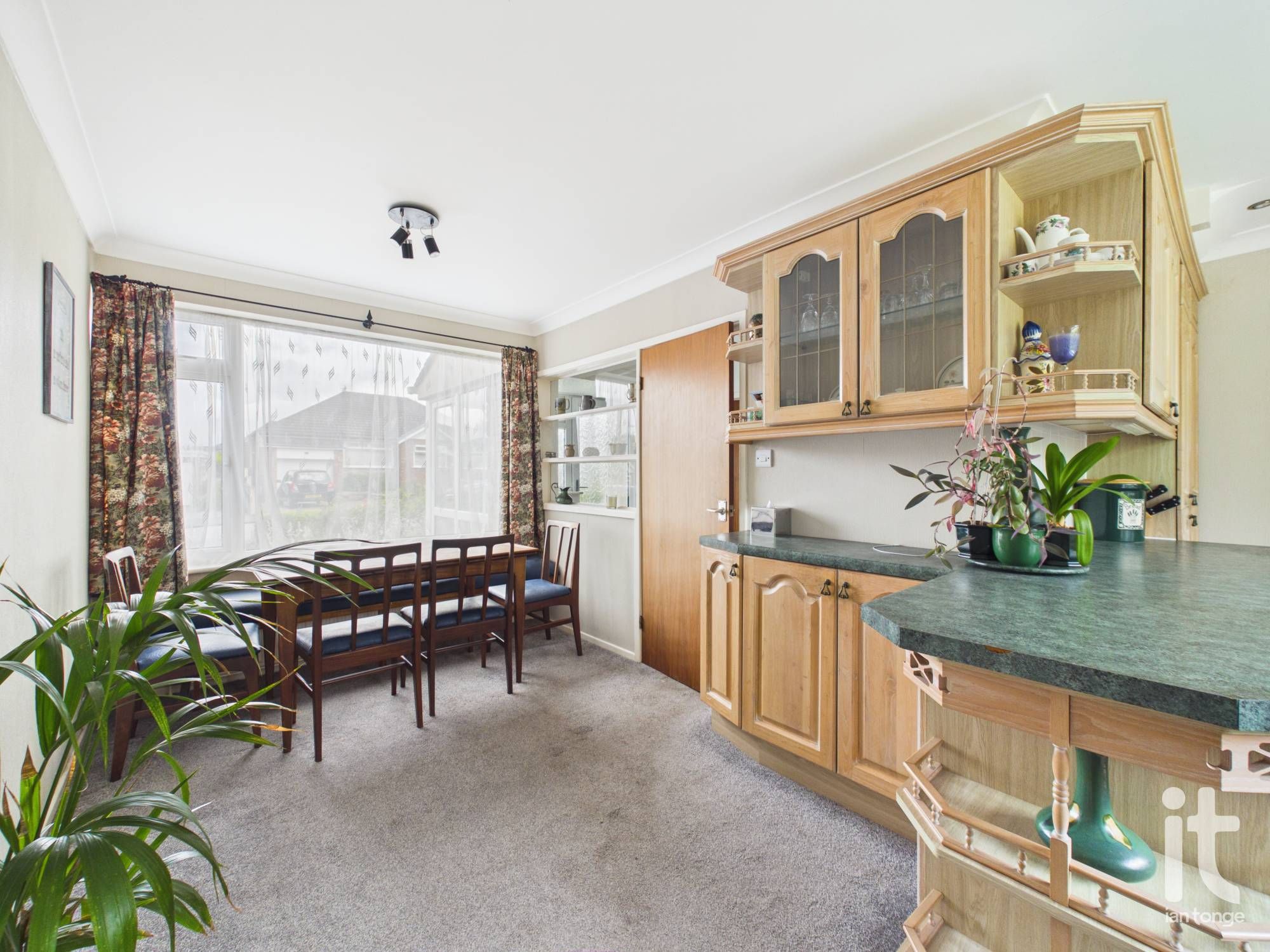 4 bedroom detached house For Sale in Stockport - Photograph 8.
