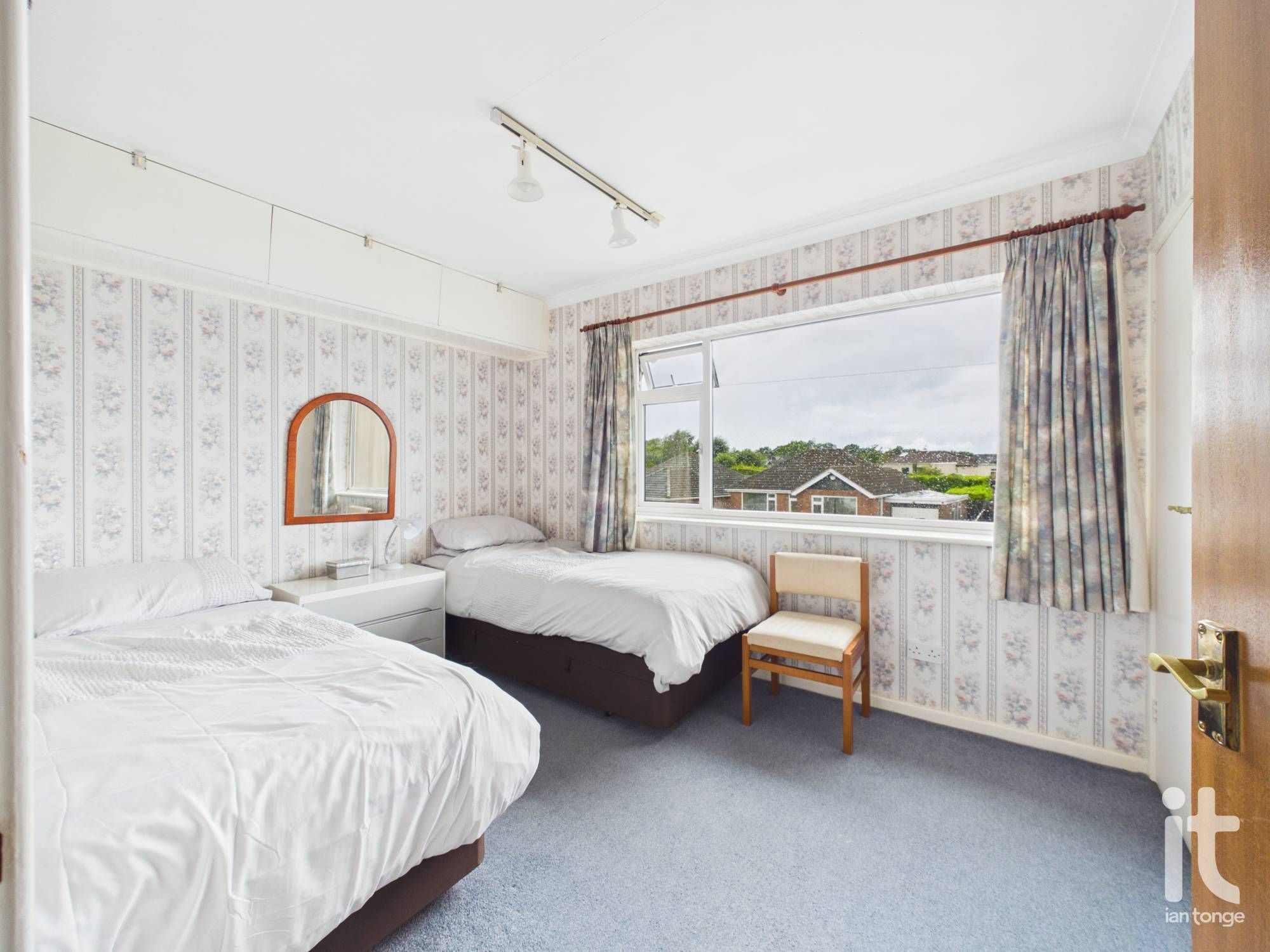 4 bedroom detached house For Sale in Stockport - Photograph 16.