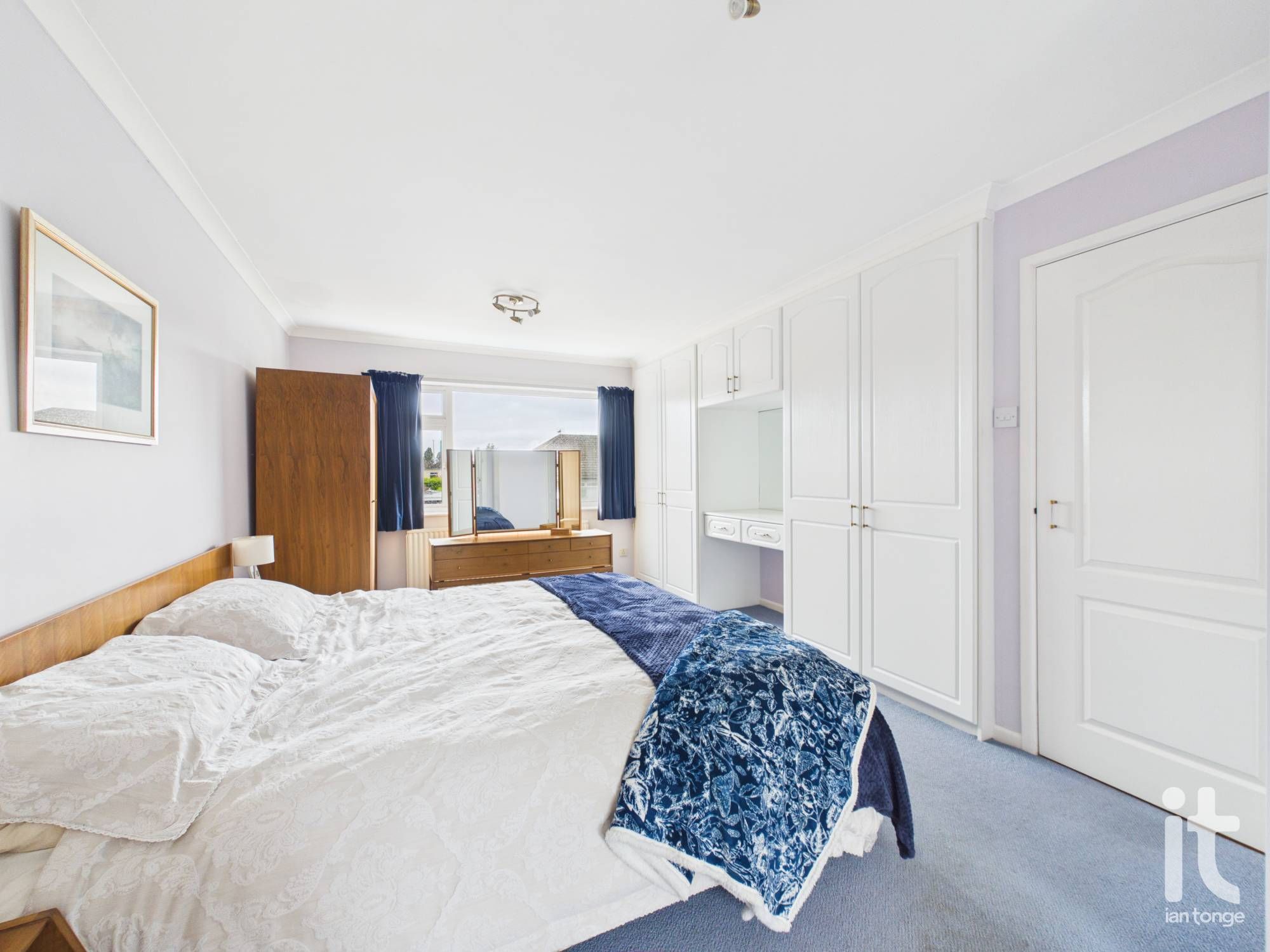 4 bedroom detached house For Sale in Stockport - Photograph 13.
