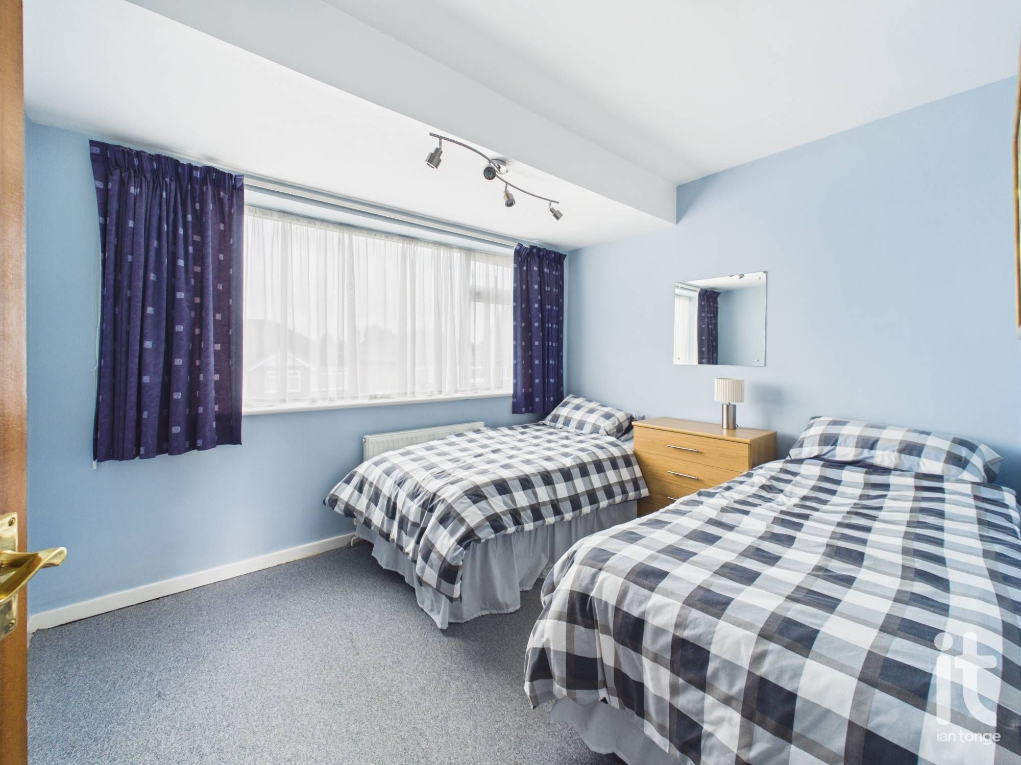 4 bedroom detached house For Sale in Stockport - Photograph 17.