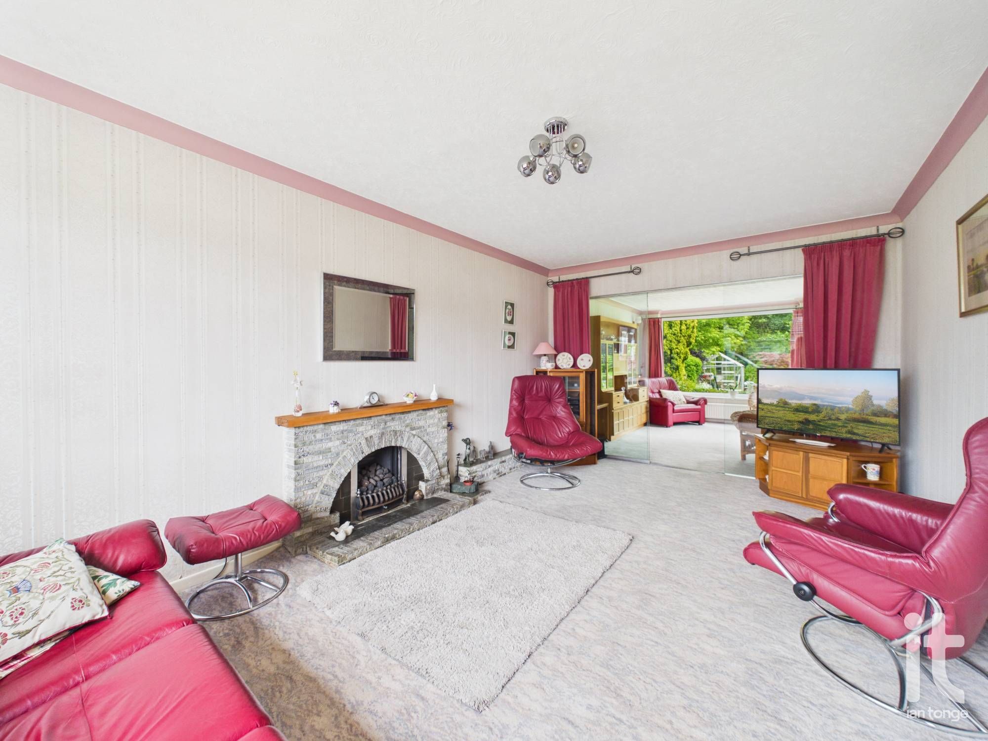 4 bedroom detached house For Sale in Stockport - Photograph 6.