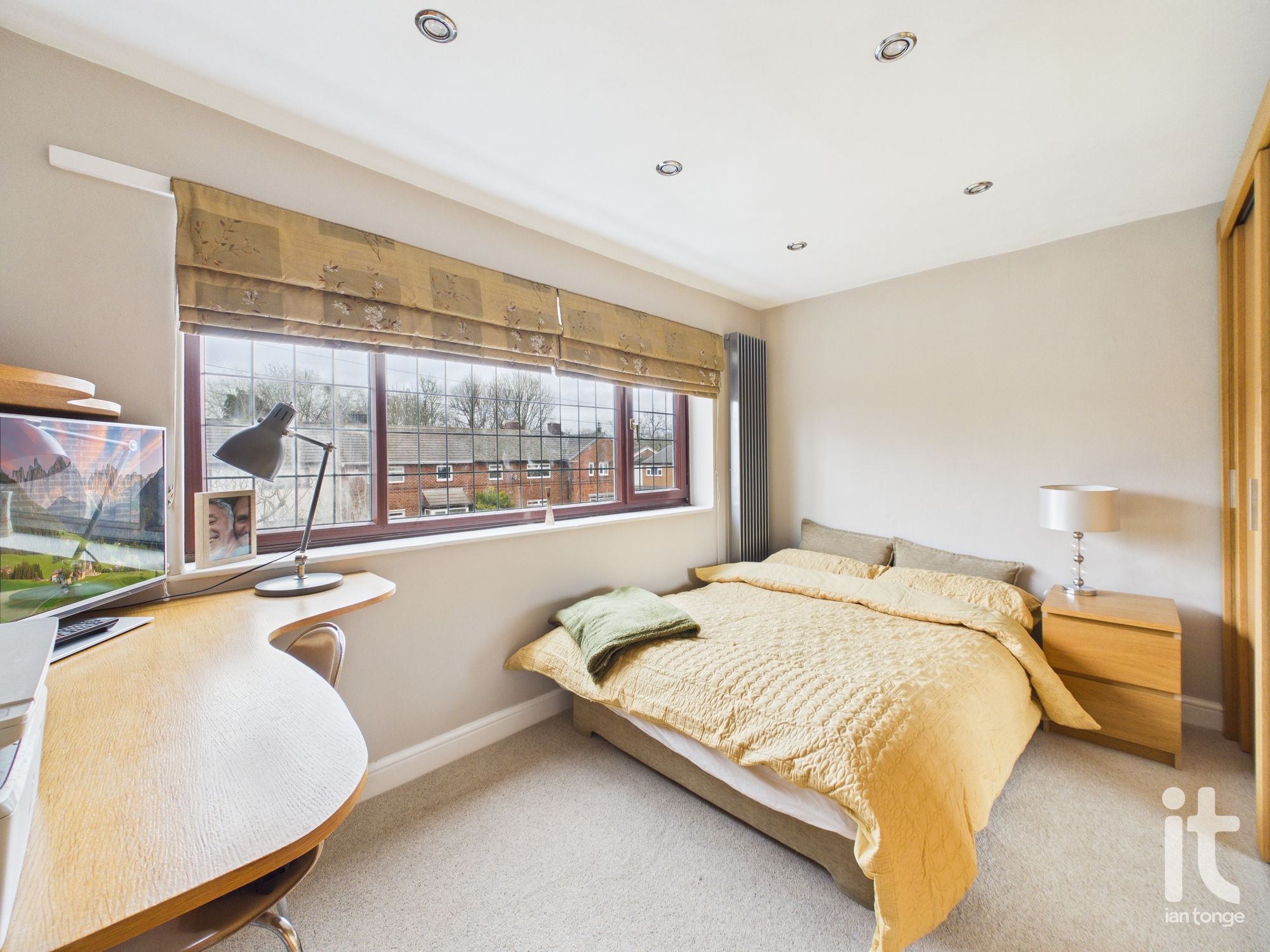 3 bedroom semi-detached house Under Offer in Stockport - Photograph 15.