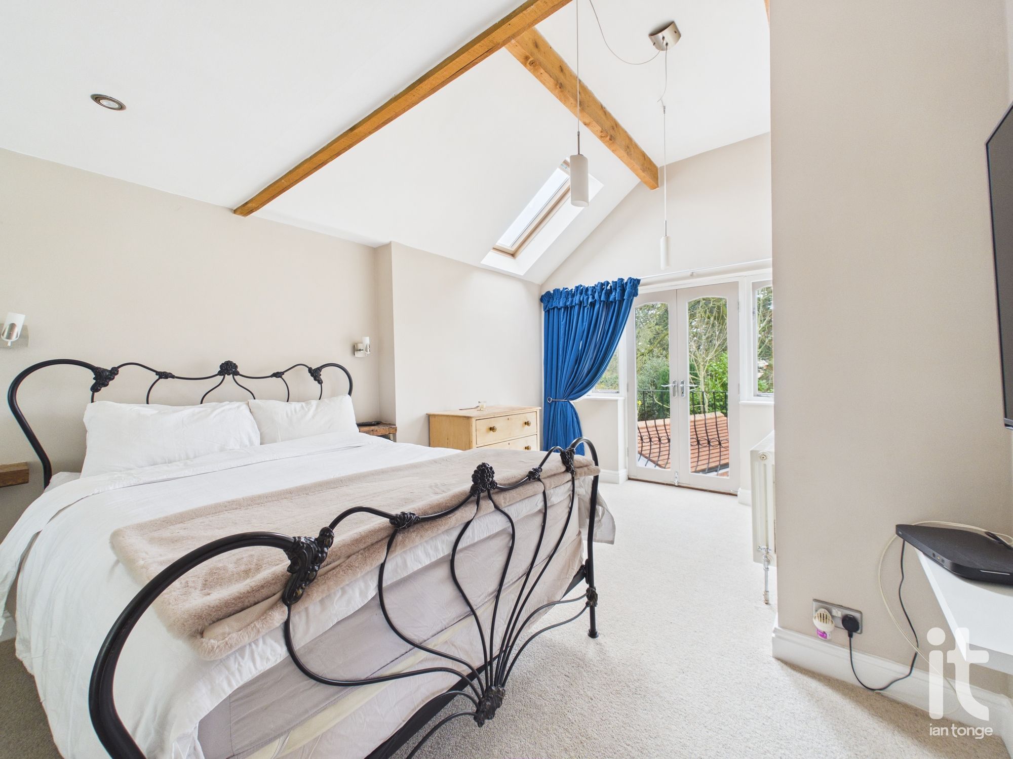 3 bedroom semi-detached house Under Offer in Stockport - Photograph 2.