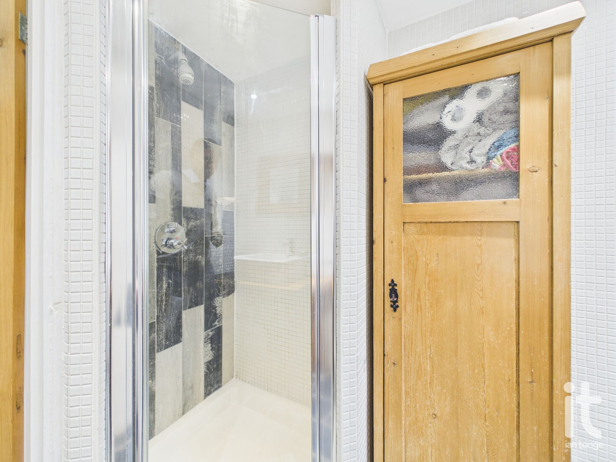 3 bedroom semi-detached house Under Offer in Stockport - Photograph 20.