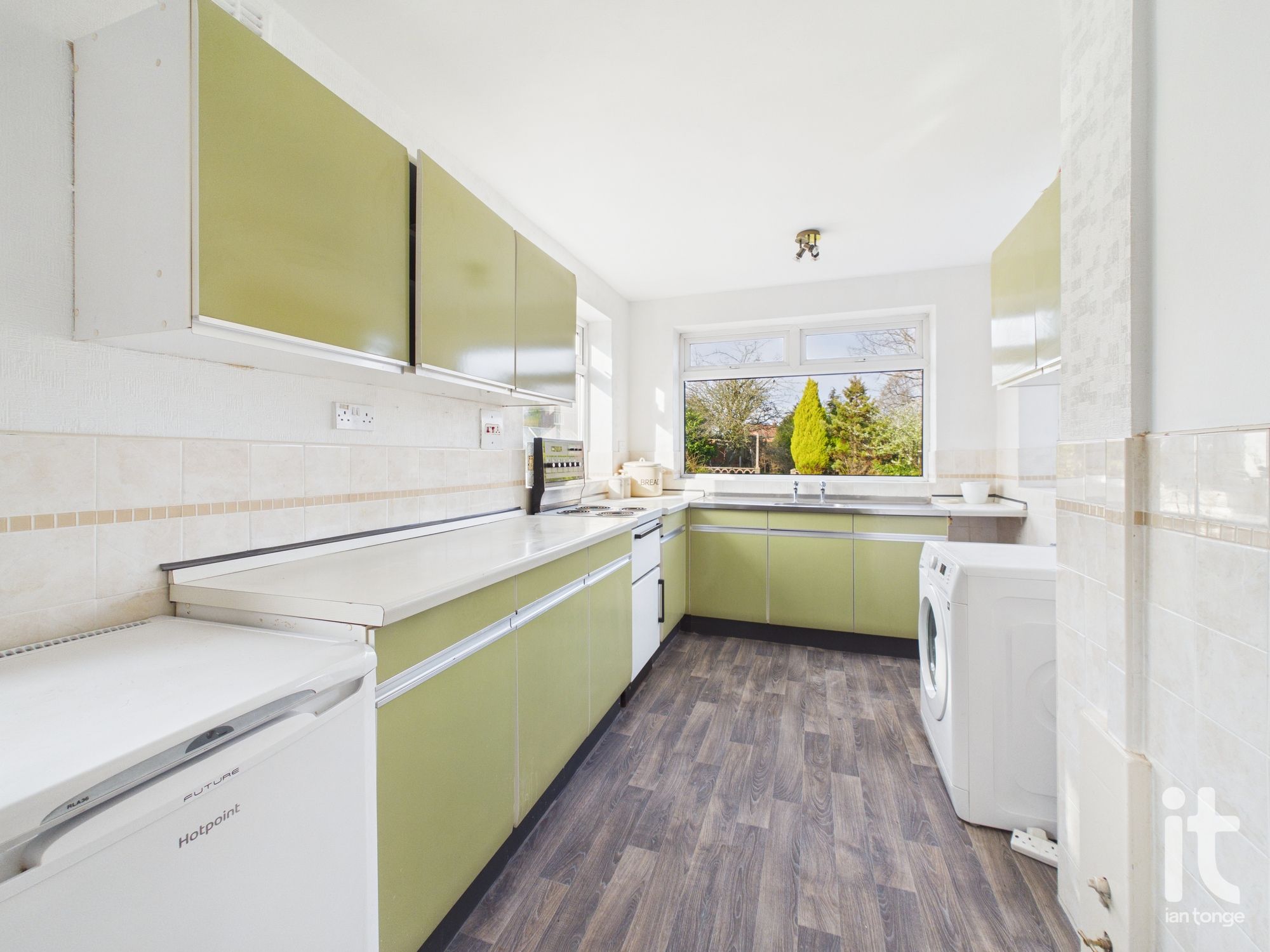 3 bedroom semi-detached house Under Offer in Stockport - Photograph 8.