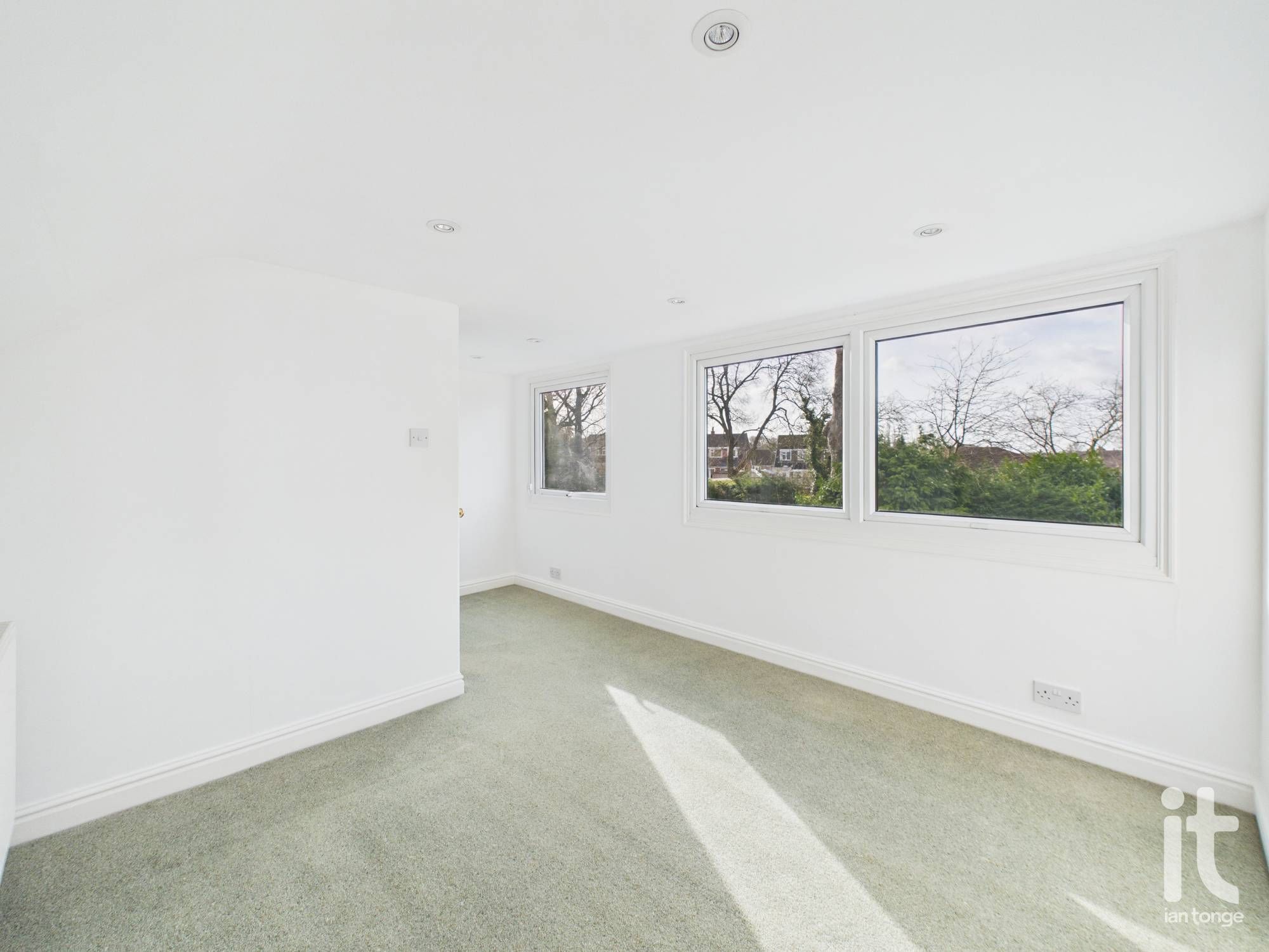 3 bedroom detached bungalow For Sale in Stockport - Photograph 20.