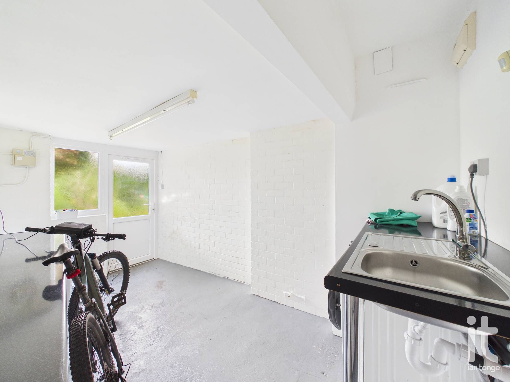 3 bedroom detached bungalow For Sale in Stockport - Photograph 24.