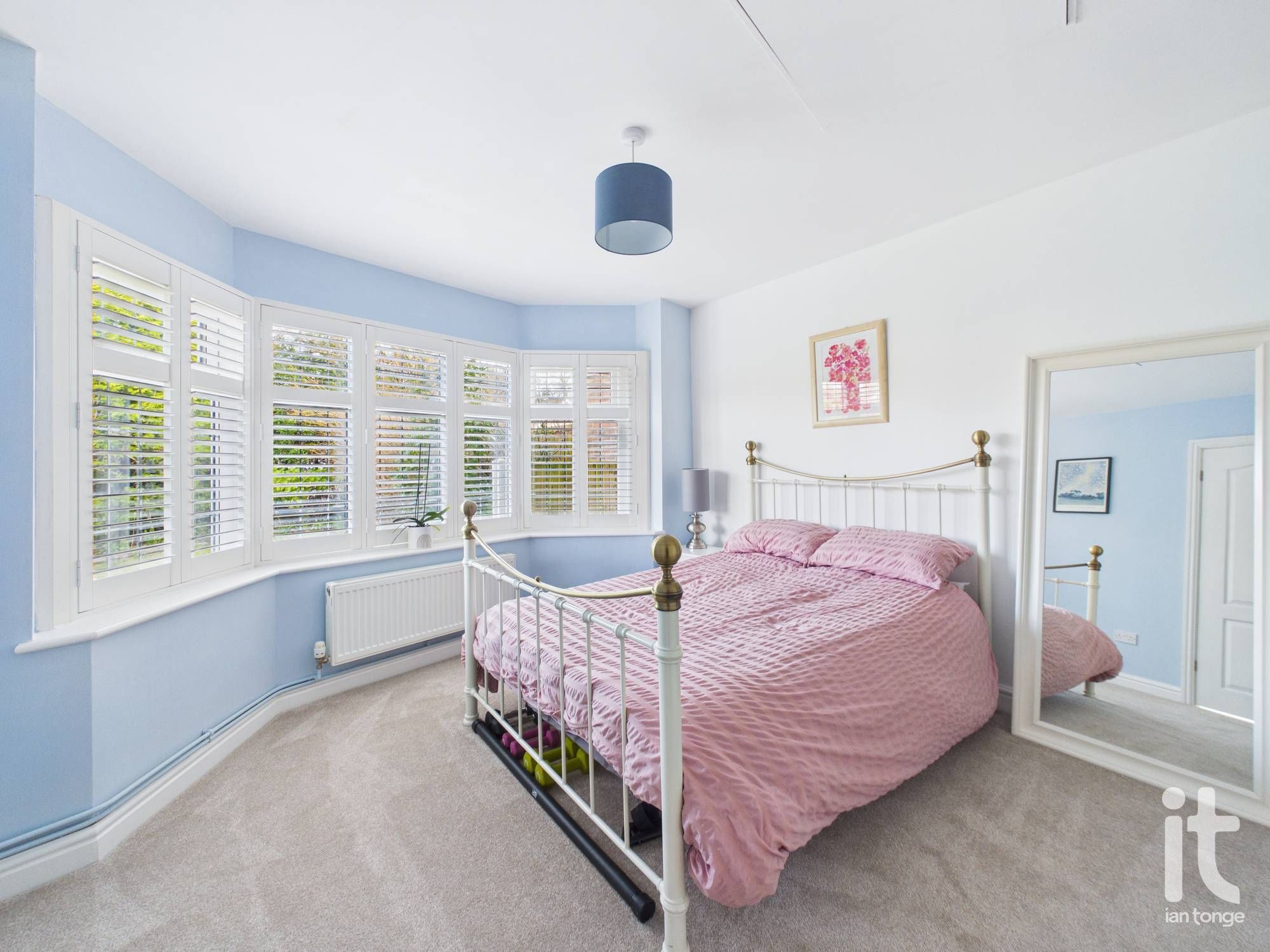 3 bedroom detached bungalow For Sale in Stockport - Photograph 17.