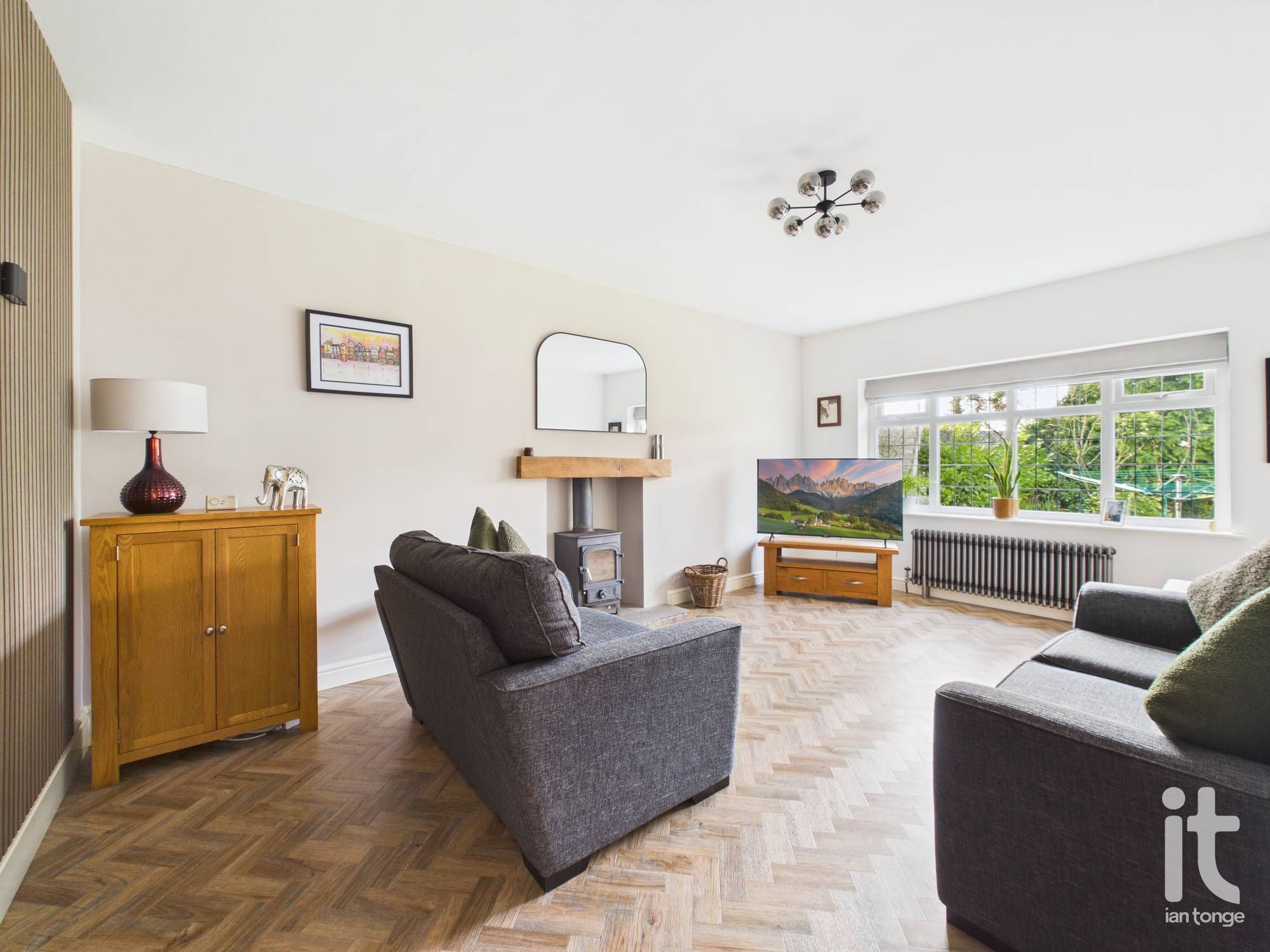 3 bedroom detached bungalow For Sale in Stockport - Photograph 8.