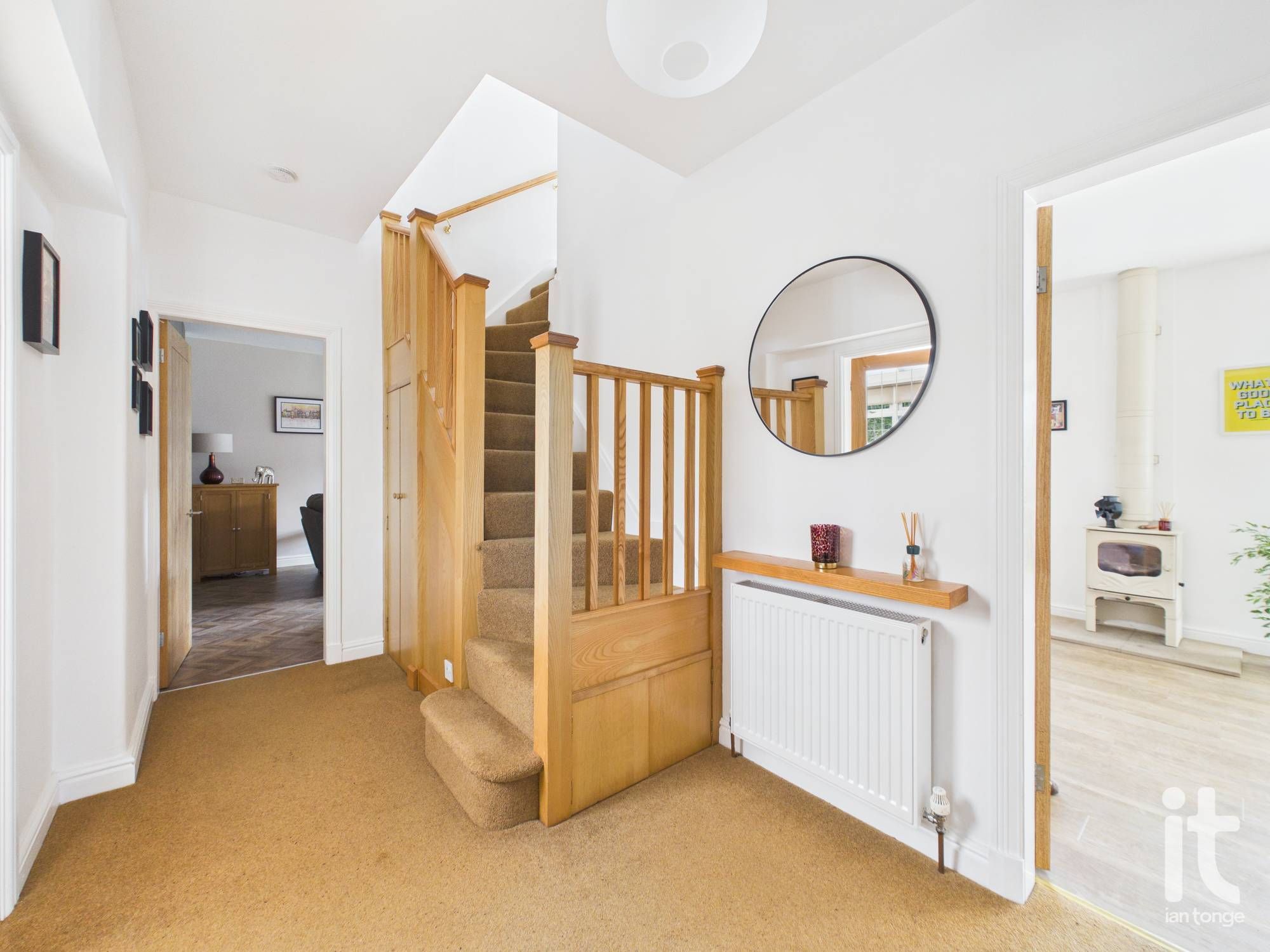 3 bedroom detached bungalow For Sale in Stockport - Photograph 6.
