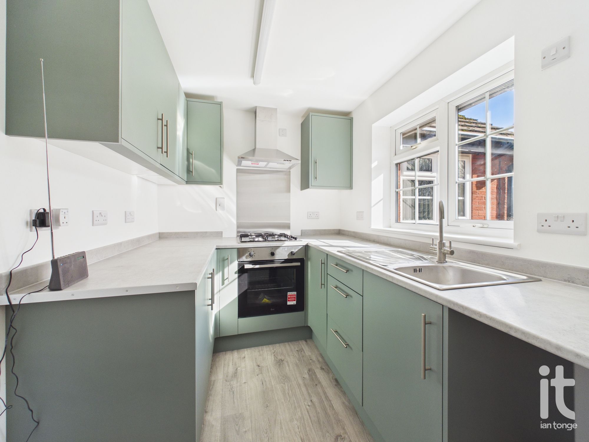 2 bedroom apartment flat/apartment For Sale in Stockport - Photograph 2.