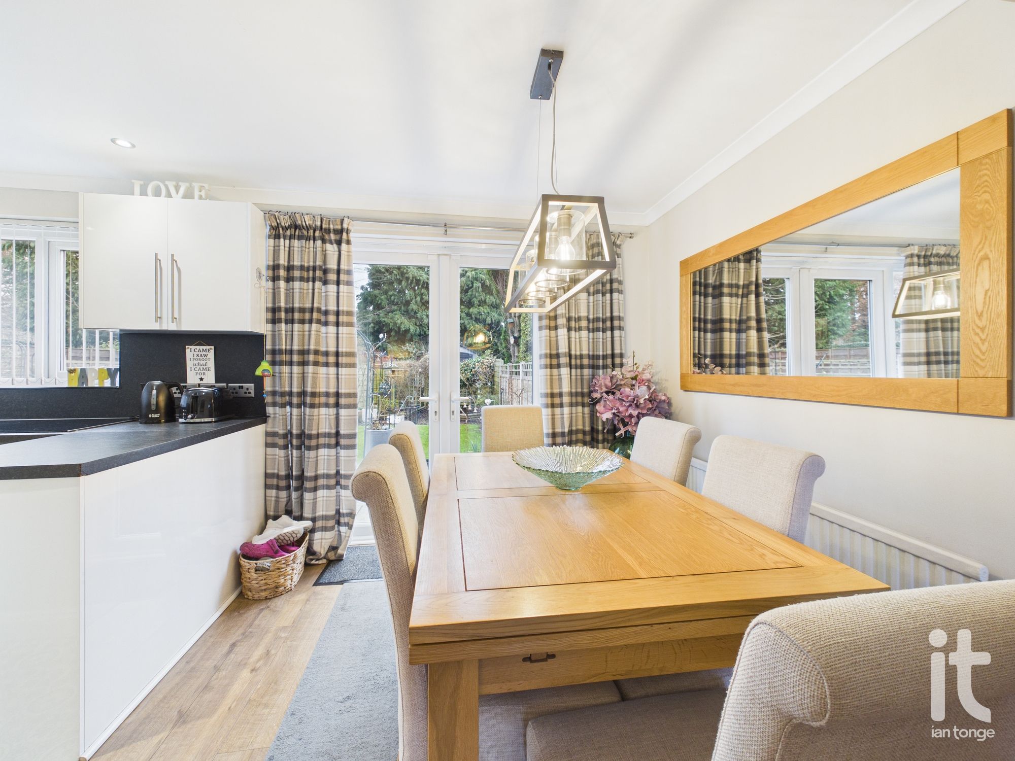 3 bedroom semi-detached house SSTC in Stockport - Photograph 17.