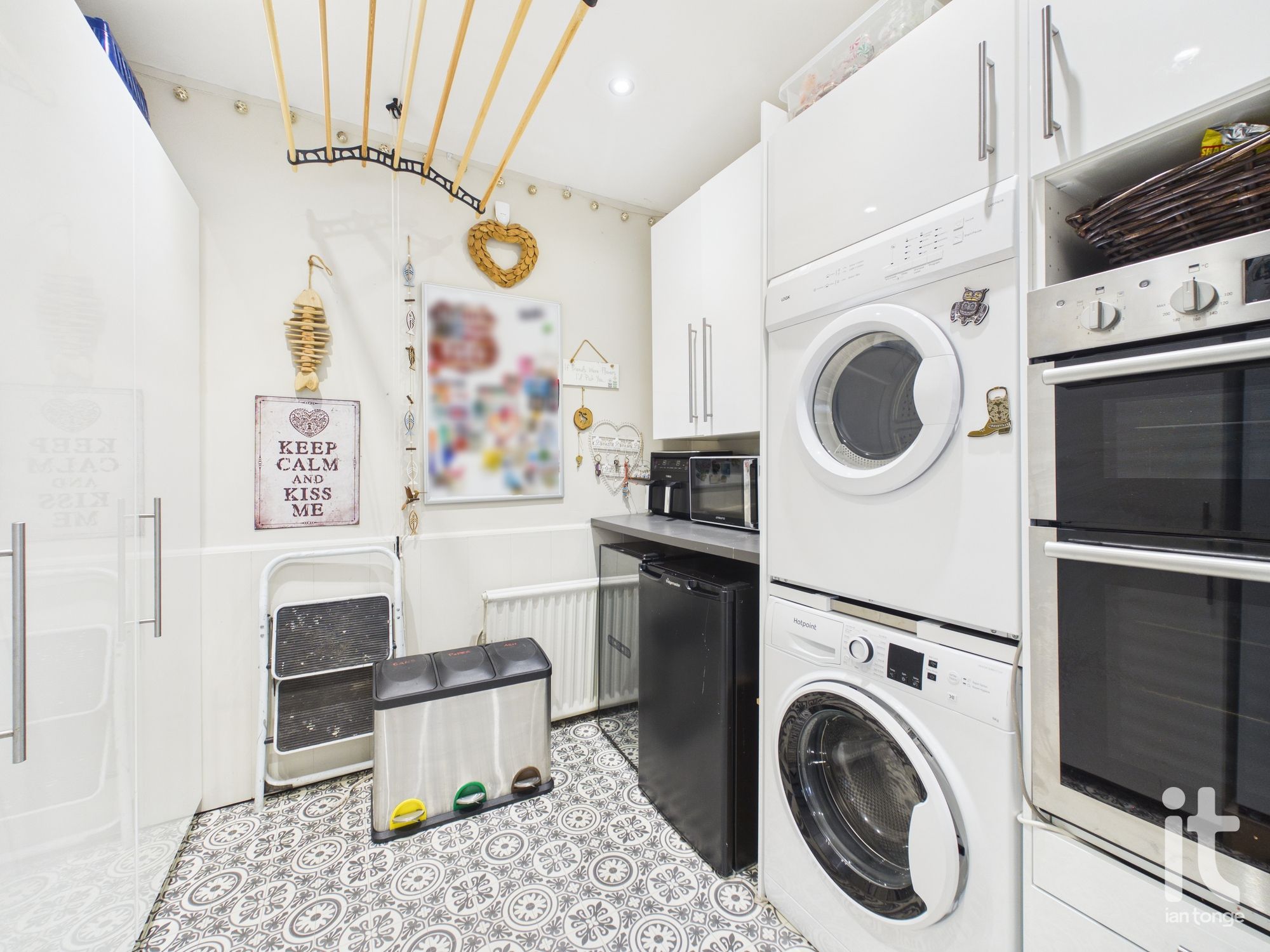 3 bedroom semi-detached house SSTC in Stockport - Photograph 25.